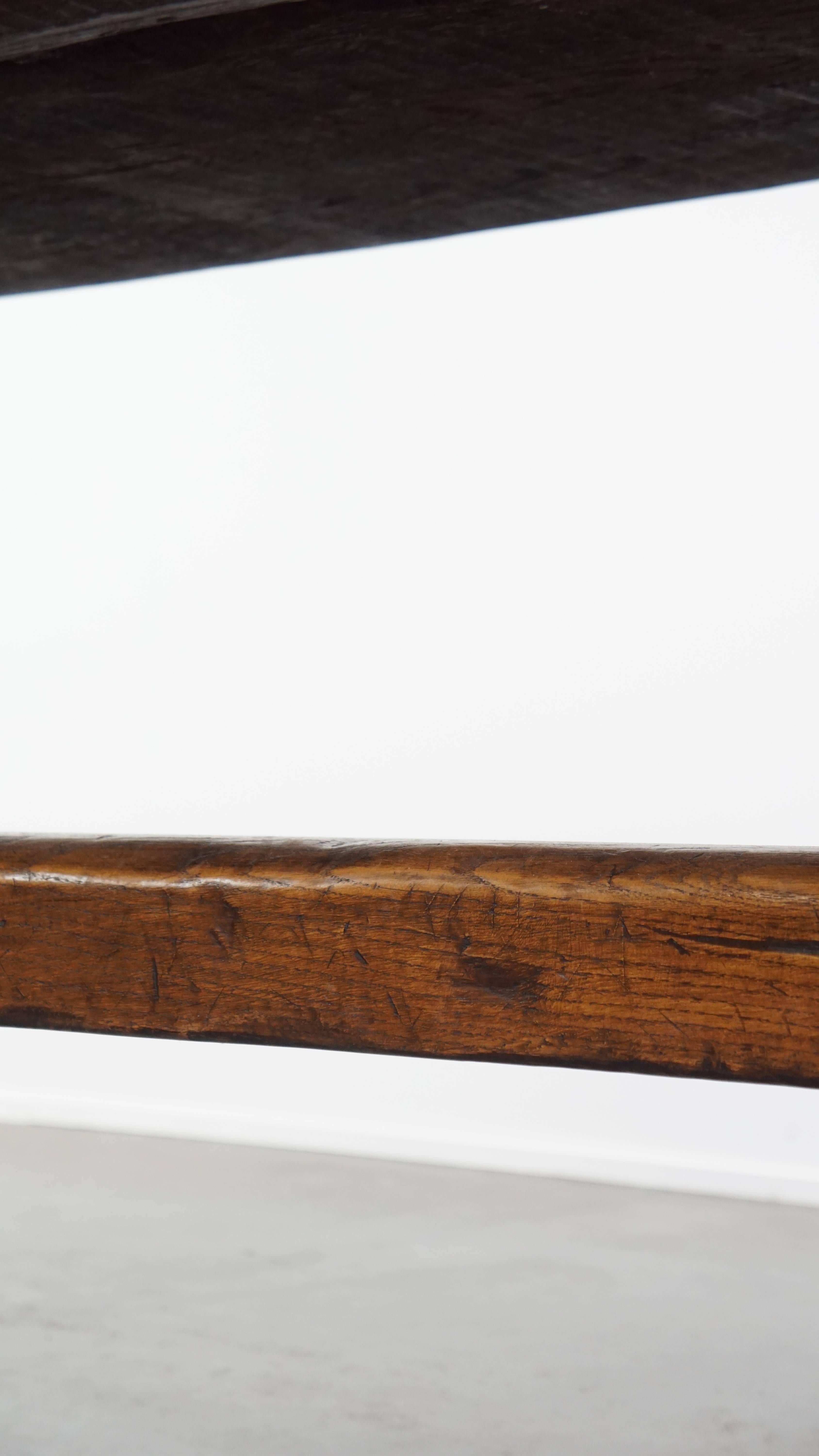 Very Heavy Antique French Table from the Early 1900s in Solid Oak For Sale 4