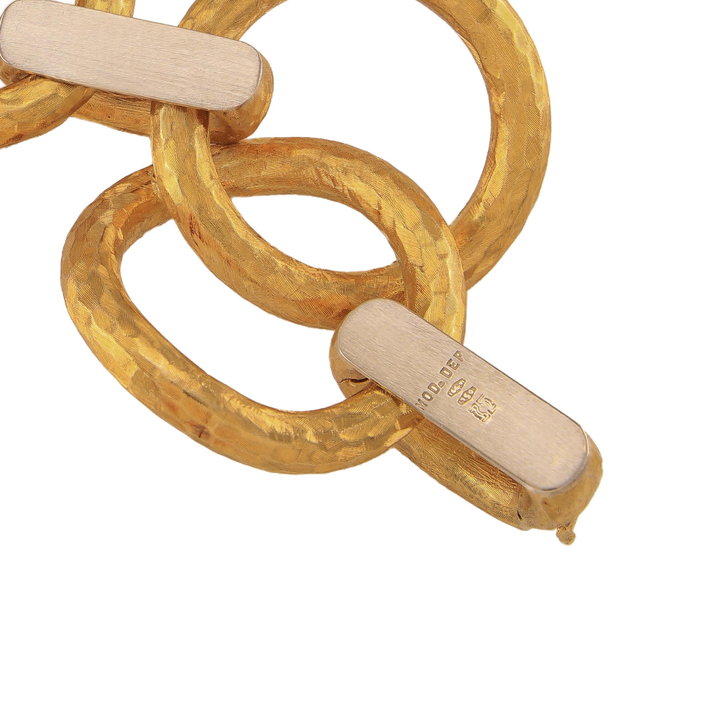 Bracelet à maillons jumbo en or poli 18 carats très lourd de style moderniste Pour femmes en vente
