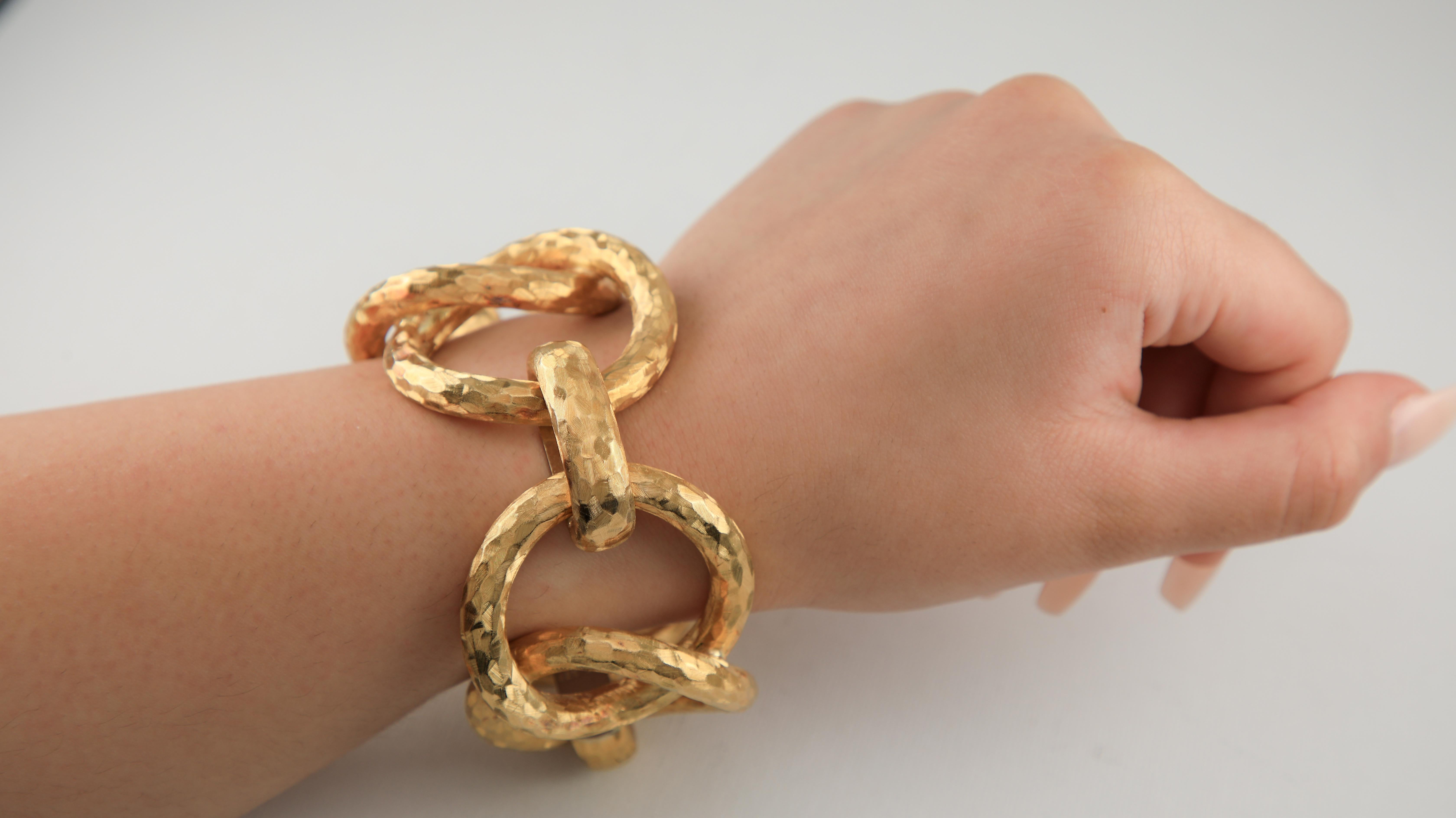 Very Heavy Modernist Polished 18 Karat Gold Jumbo Link Bracelet For Sale 2