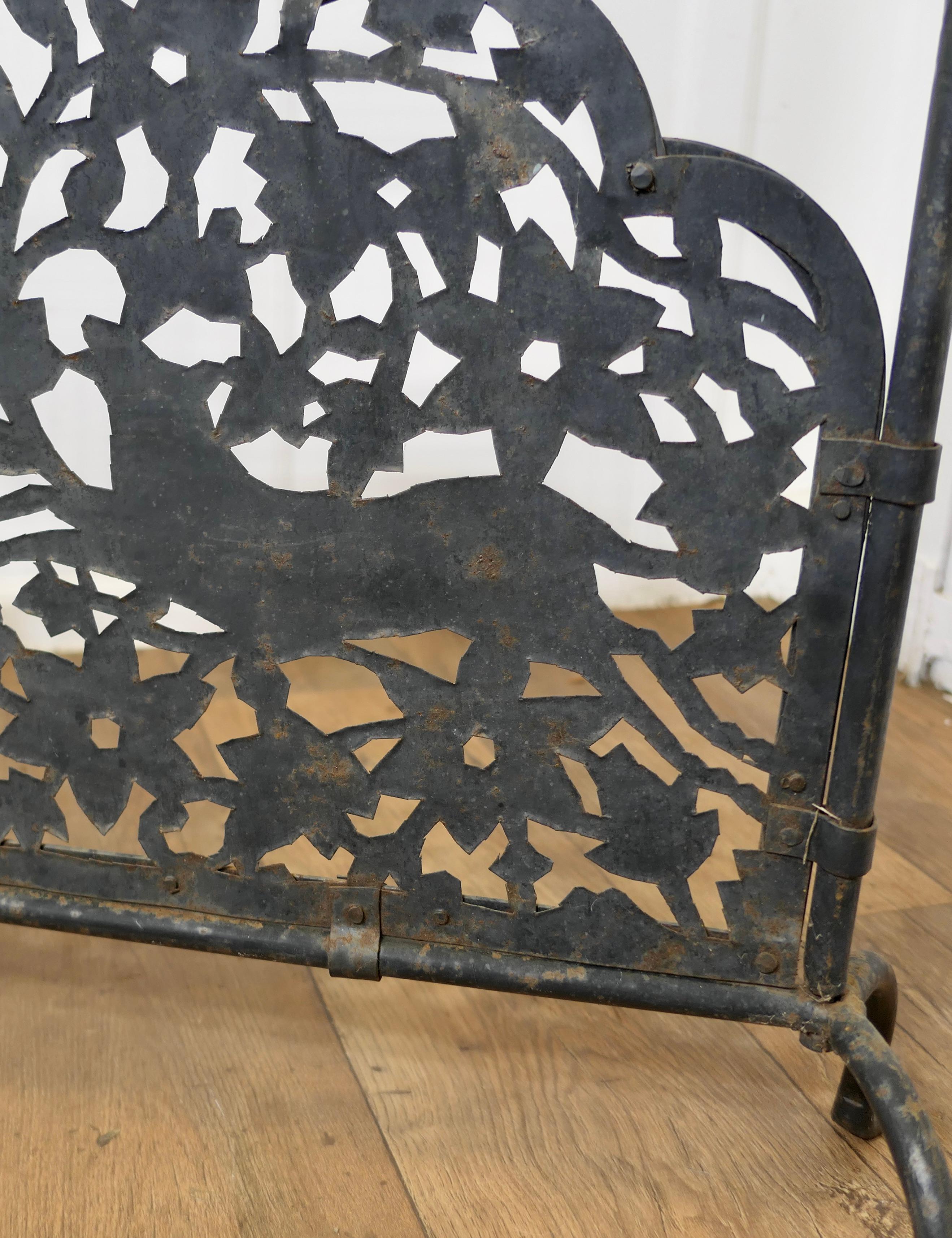 Very Heavy Old Gothic Pierced Wrought Iron Fire Screen For Sale 1