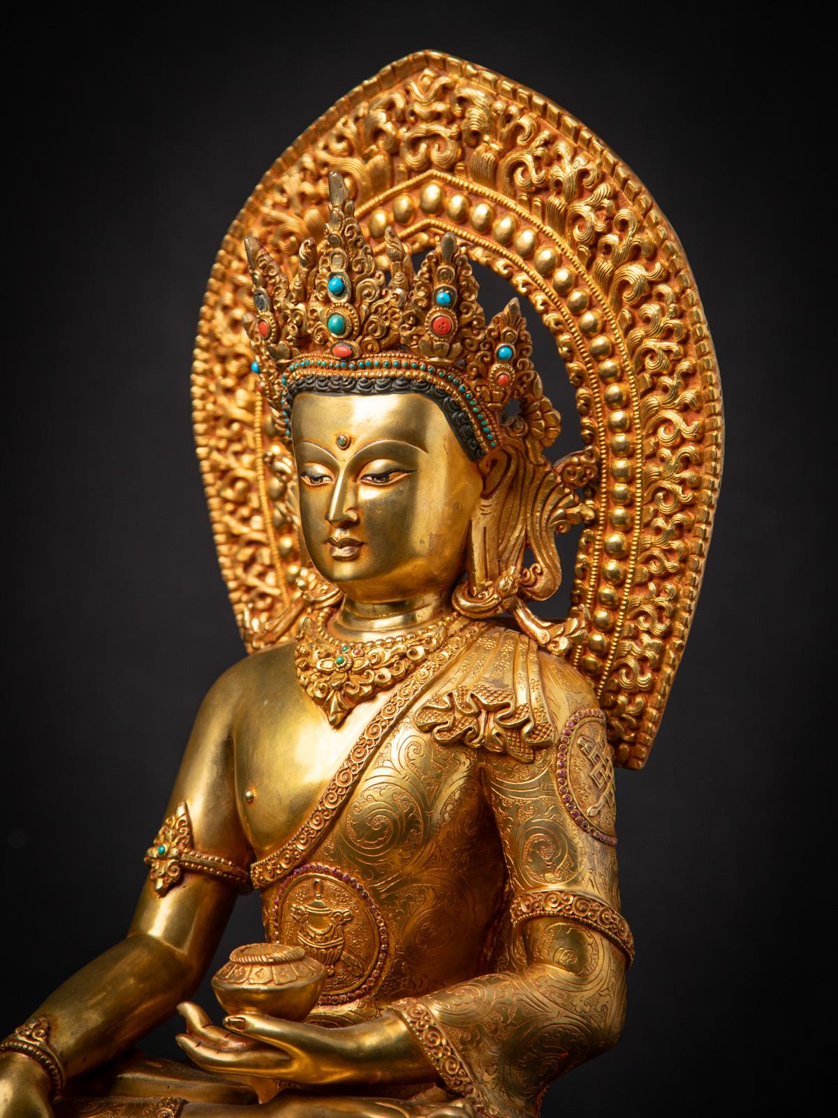 Buda nepalí grande de bronce de muy alta calidad - OriginalBuddhas Siglo XXI y contemporáneo en venta