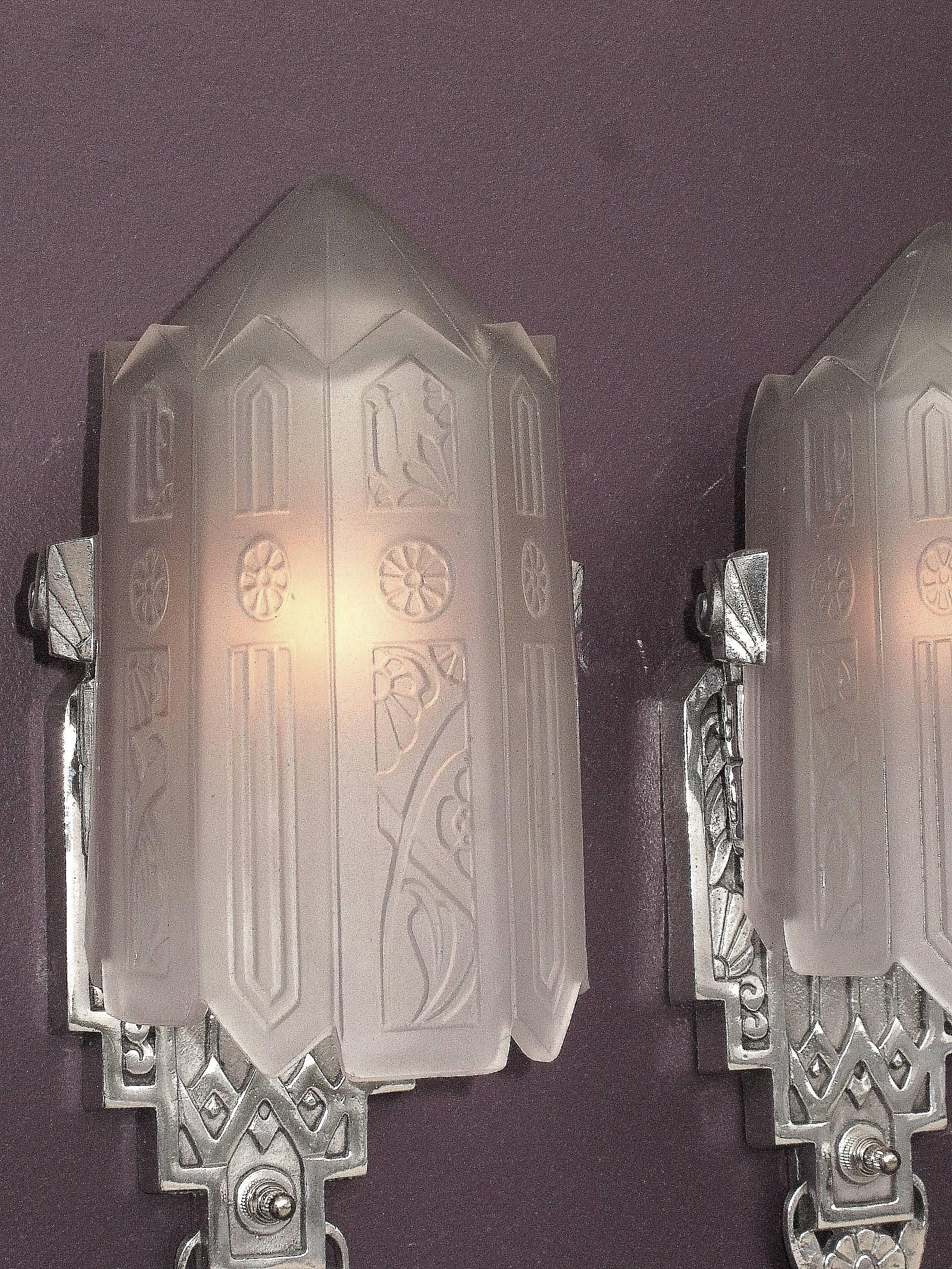 Polished Very High Style Vintage American Art Deco Wall Sconces with Original Glass For Sale