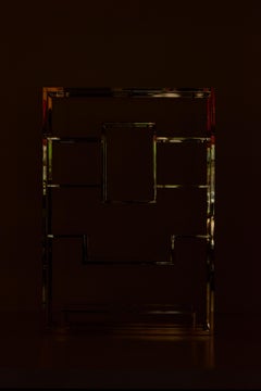 Enorme libreria o étagère in ottone e vetro colorato nello stile di Romeo Rega