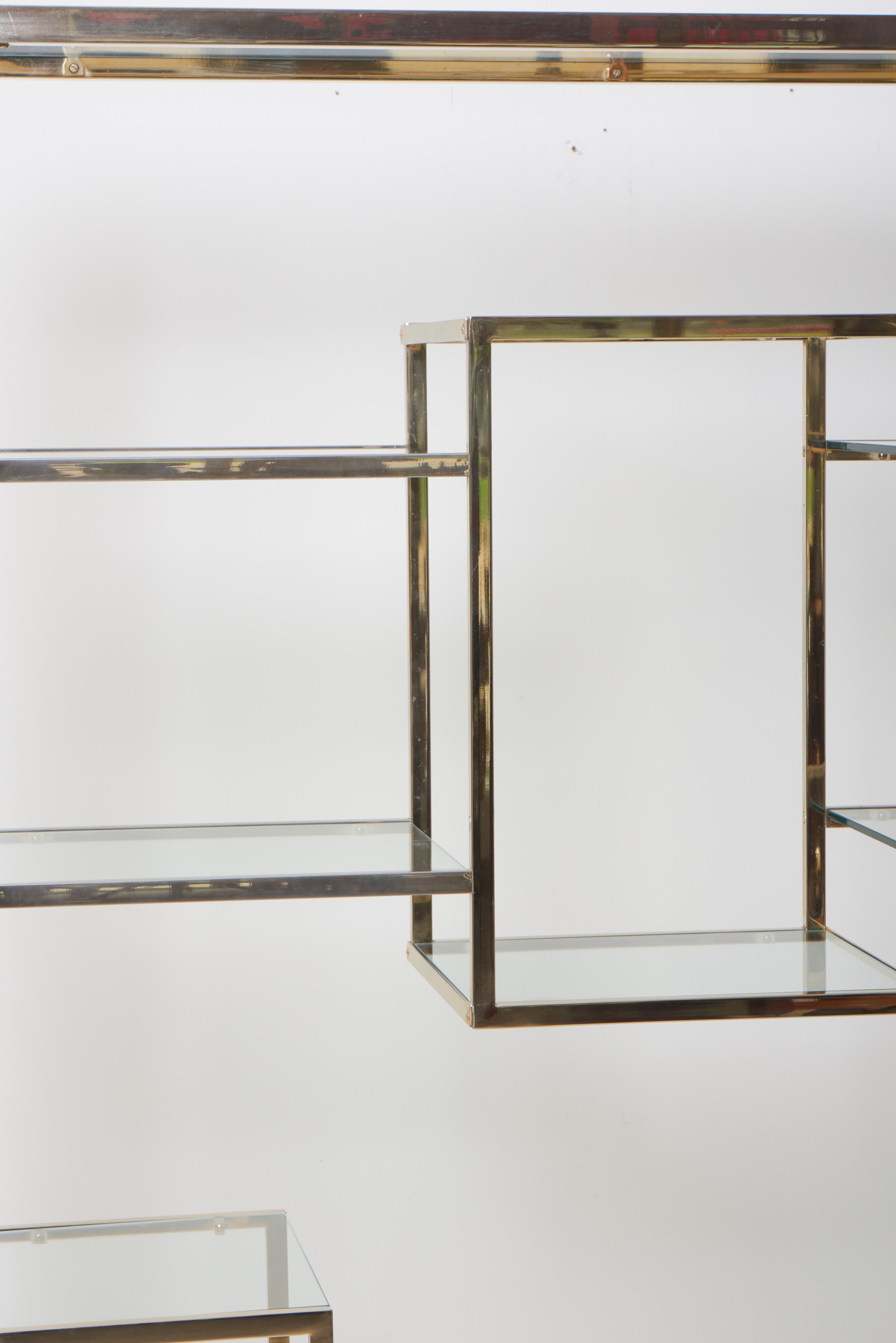 Very Huge Brass and Tinted Glass Bookshelf or Étagère in the style of Romeo Rega In Good Condition For Sale In Berlin, BE
