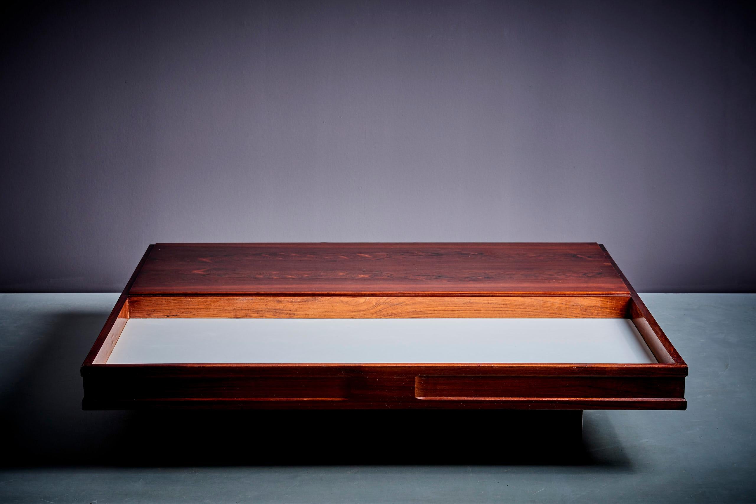 Très grande table basse Gianfranco Frattini pour Bernini Italie - années 1960 en vente 3