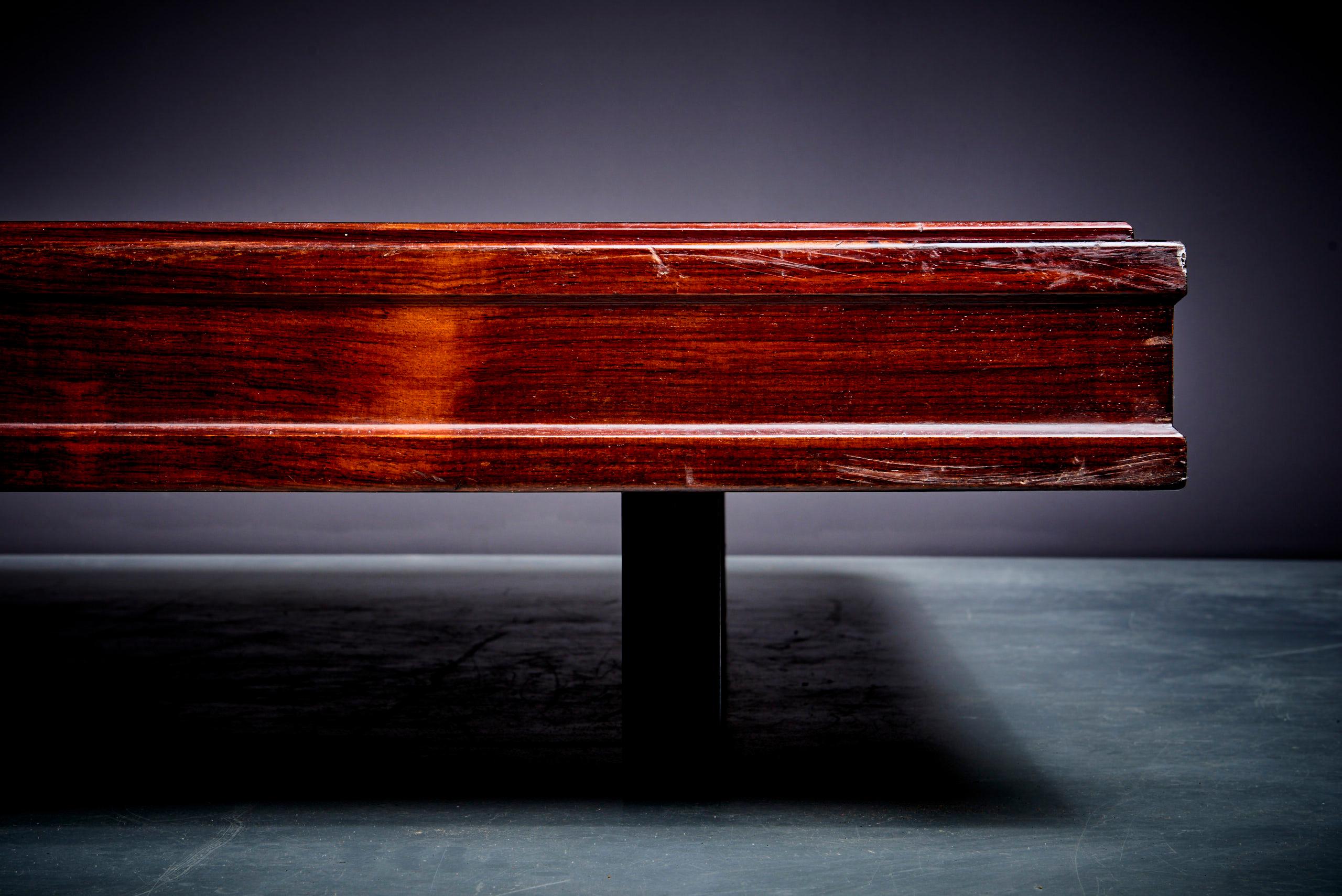 Mid-Century Modern Très grande table basse Gianfranco Frattini pour Bernini Italie - années 1960 en vente