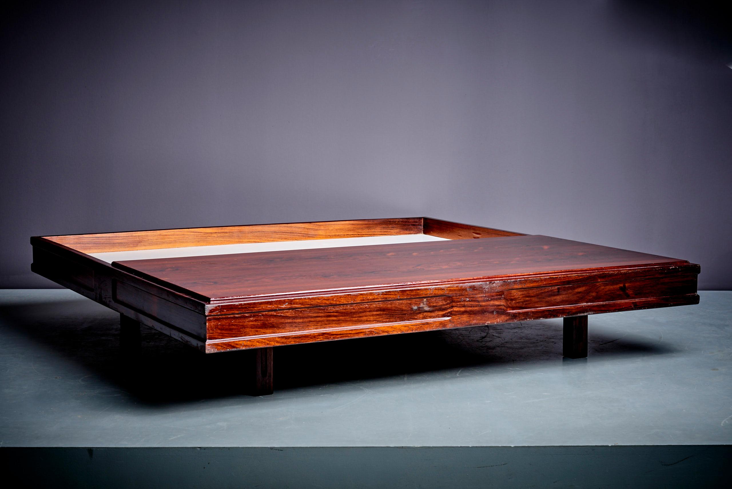 Très grande table basse Gianfranco Frattini pour Bernini Italie - années 1960 Bon état - En vente à Berlin, DE