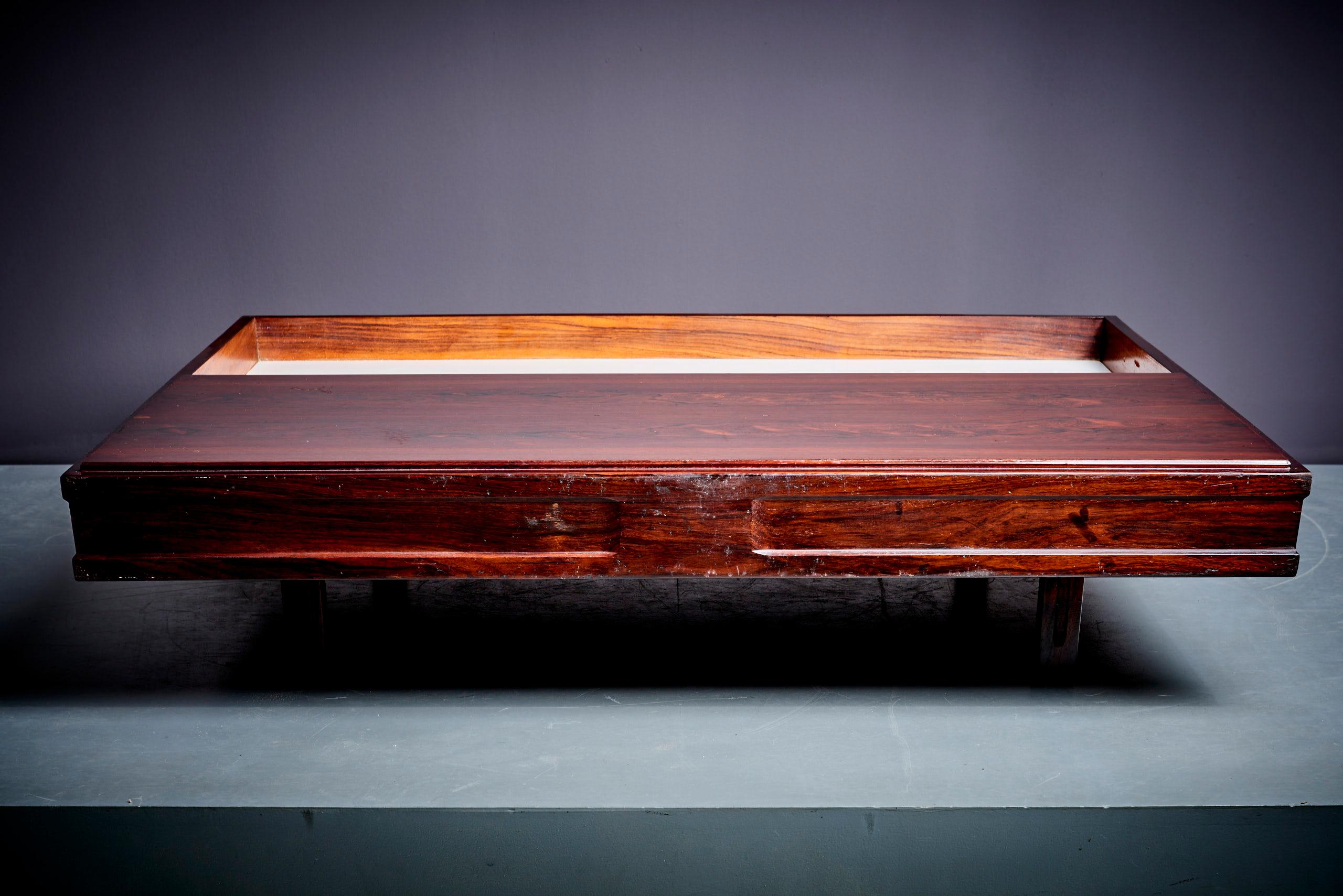 Très grande table basse Gianfranco Frattini pour Bernini Italie - années 1960 en vente 1