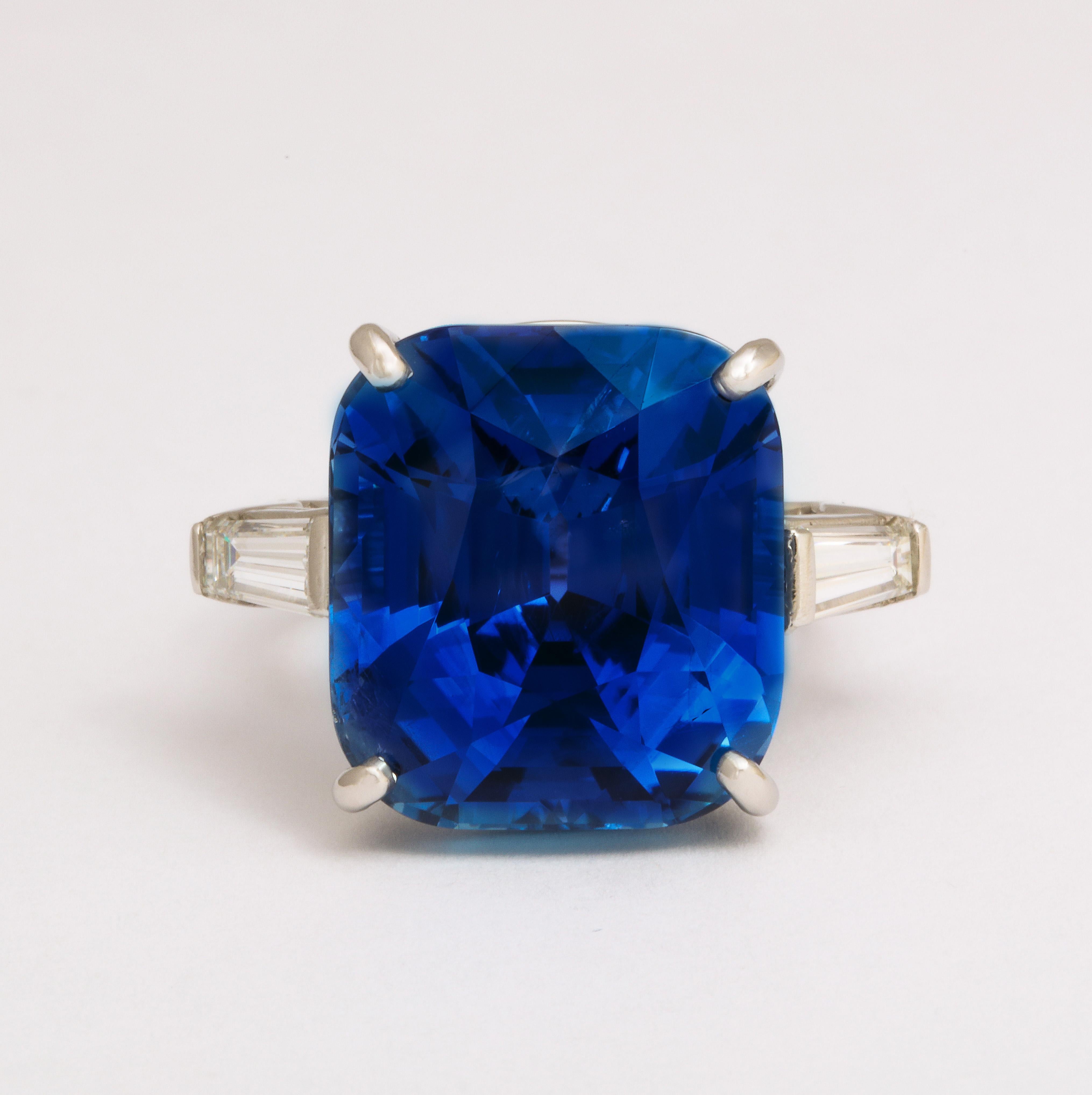 27.48 Carat Unheated Burmese Sapphire Ring by Oscar Heyman Brothers In Excellent Condition In New York, NY