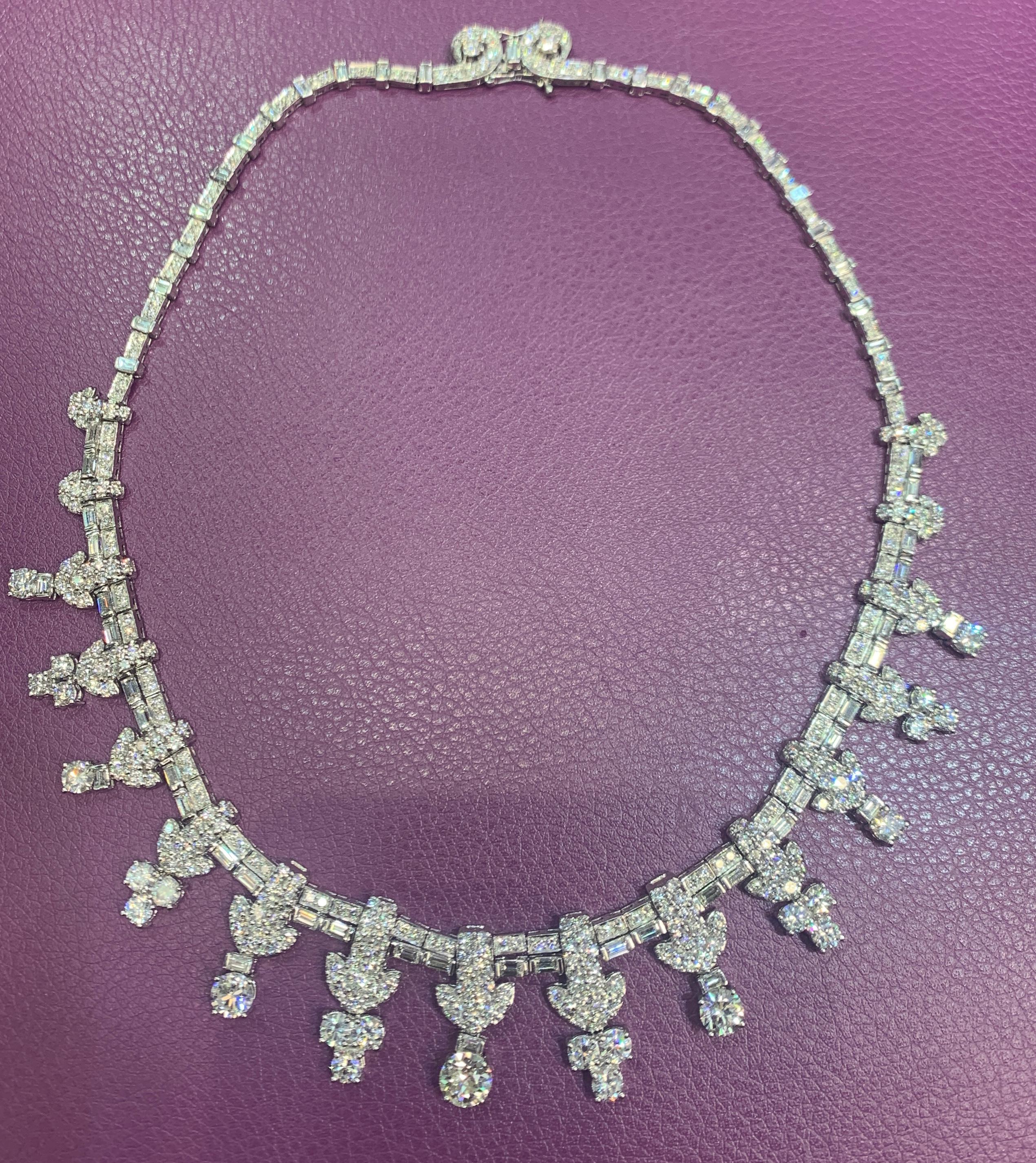 Art Deco Diamond Necklace In Excellent Condition In New York, NY