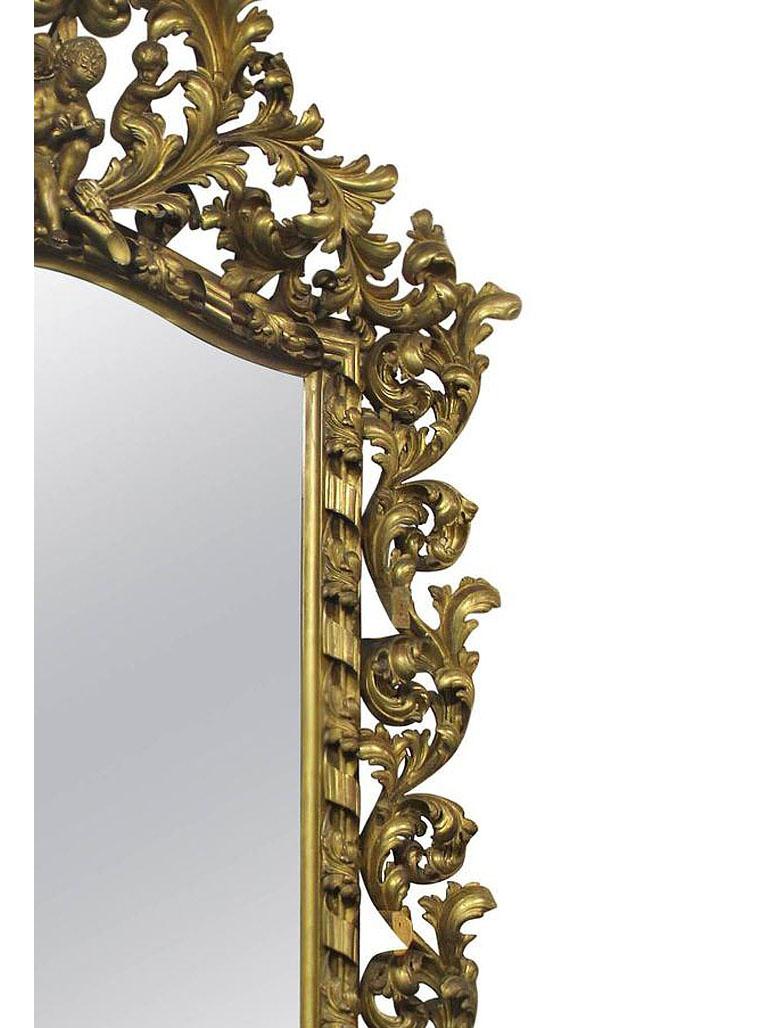 Miroir de style rococo très imposant de la fin du XIXe siècle en bois doré et gesso en vente 1