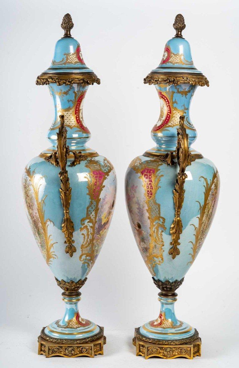 Very Important Pair of bright turquoise Sèvres Porcelain Vases, signed Sèvres In Good Condition In Saint-Ouen, FR