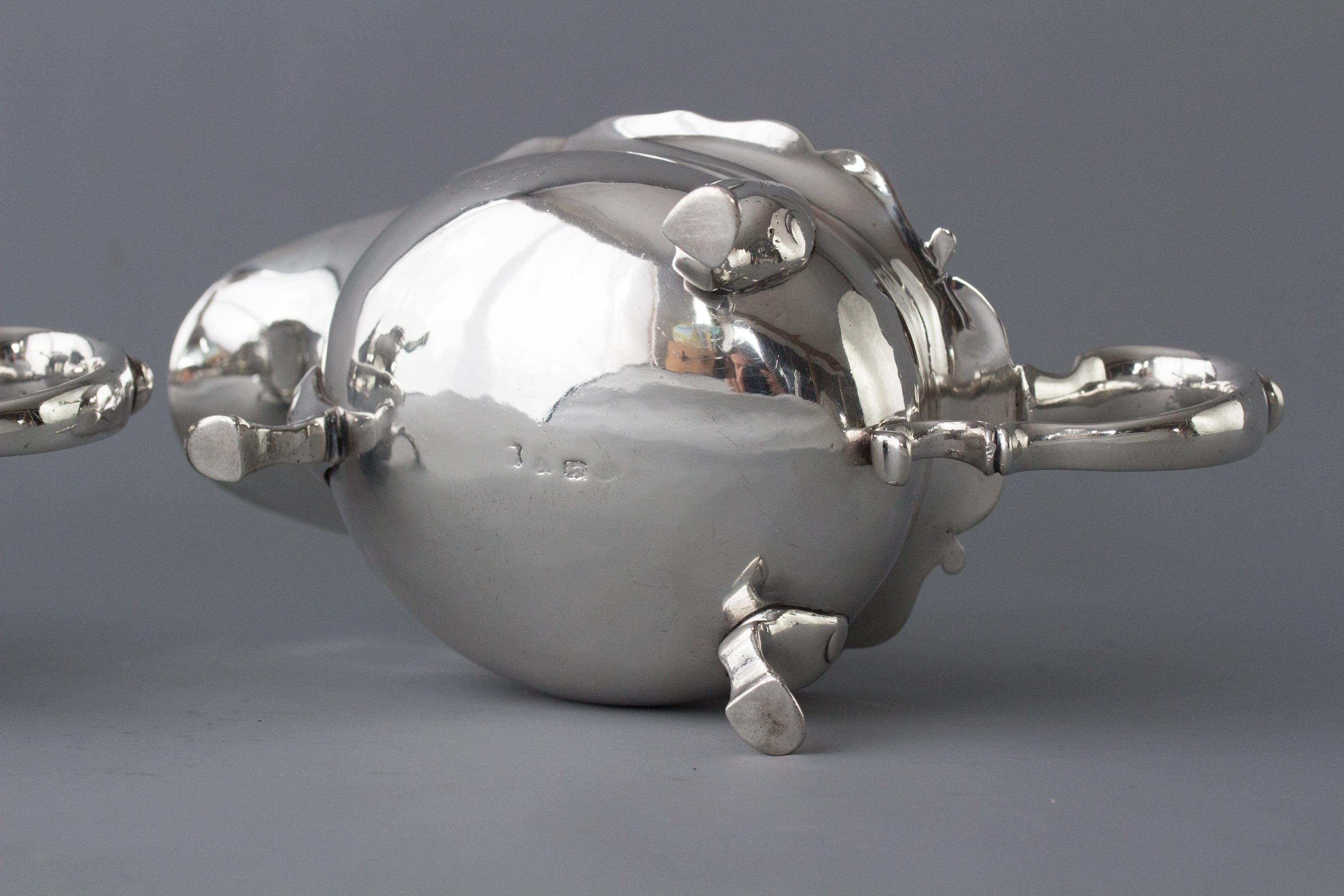 Very Important Pair of Heavy George II Silver Sauce Boats, Lon 1742 14