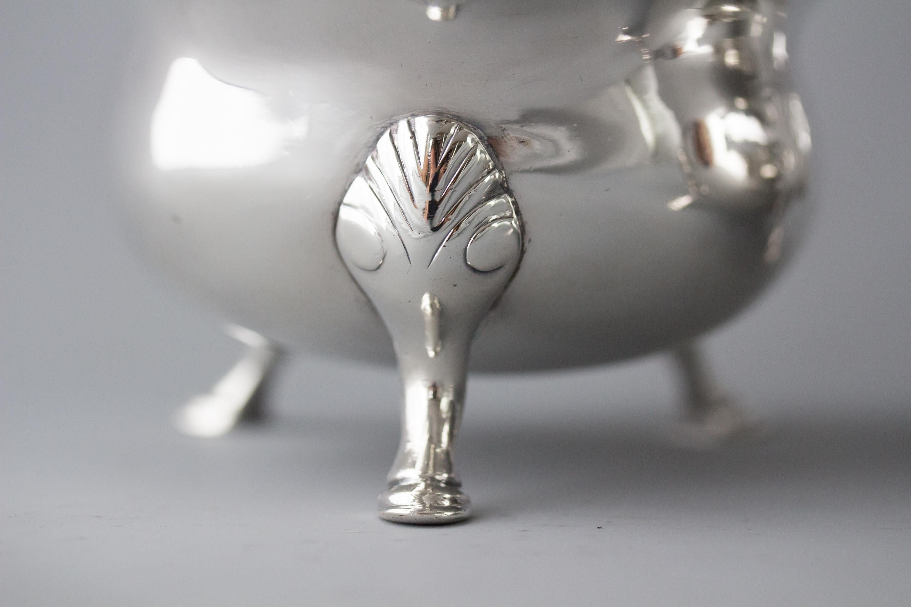 Very Important Pair of Heavy George II Silver Sauce Boats, Lon 1742 2