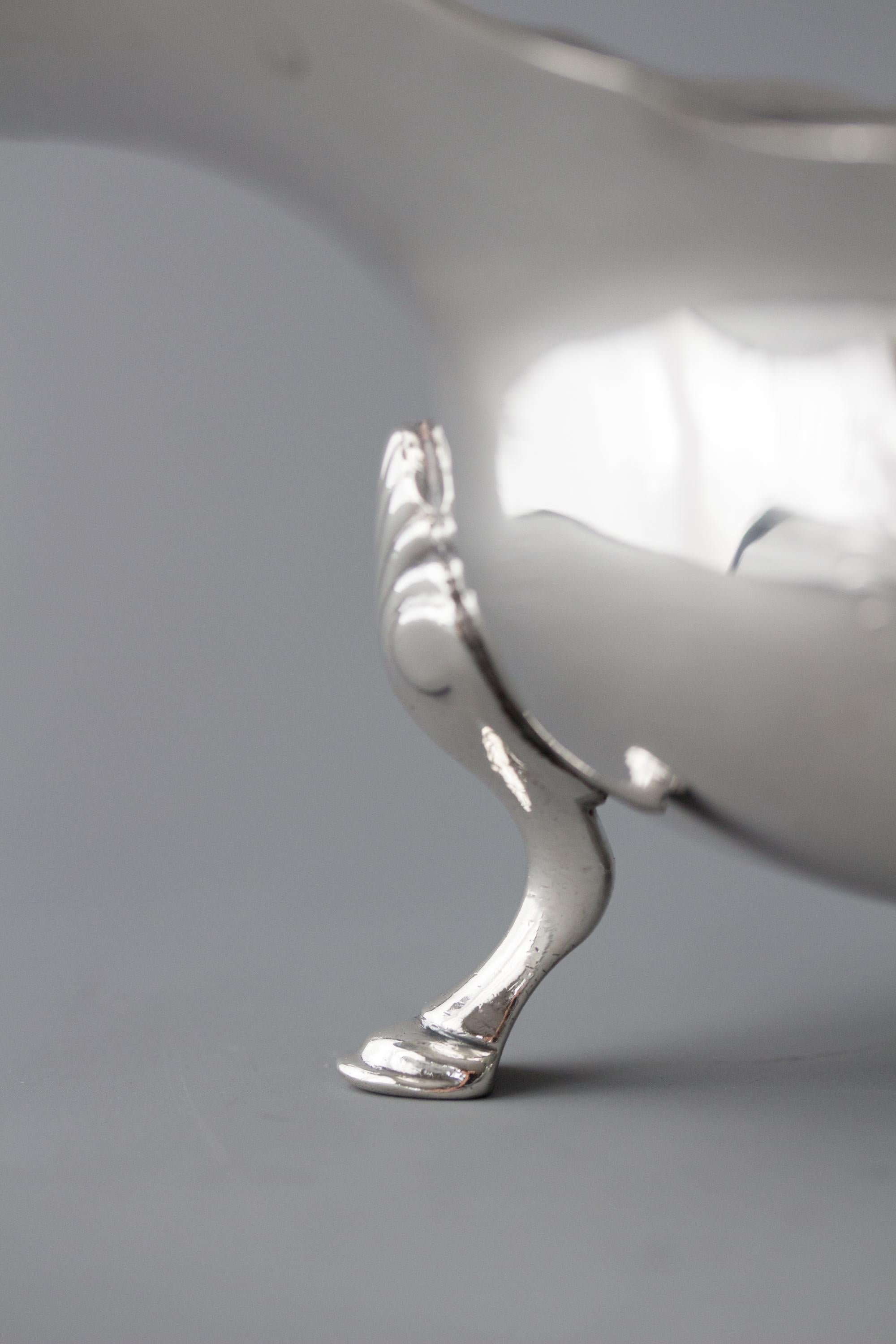 Very Important Pair of Heavy George II Silver Sauce Boats, Lon 1742 3