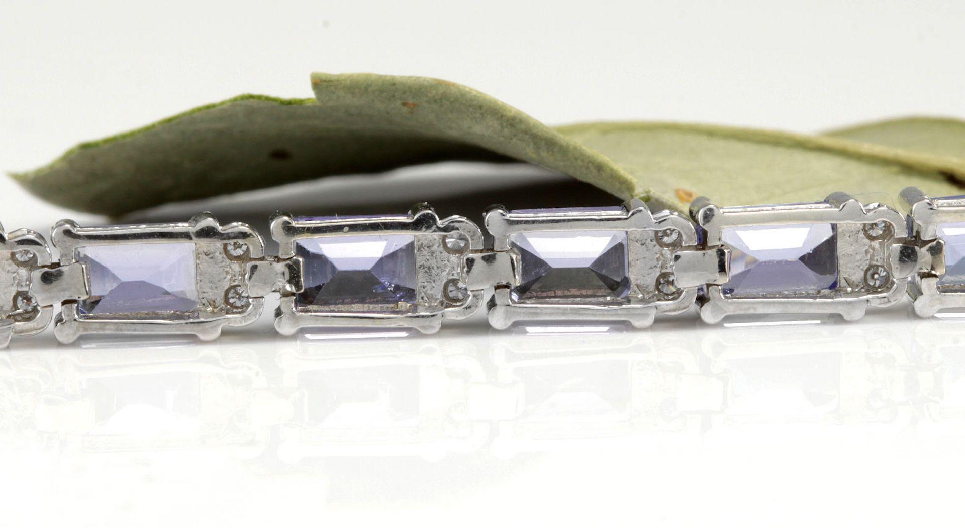 12.45 Carat Natural Tanzanite and Diamond 14 Karat Solid White Gold Bracelet In New Condition For Sale In Los Angeles, CA