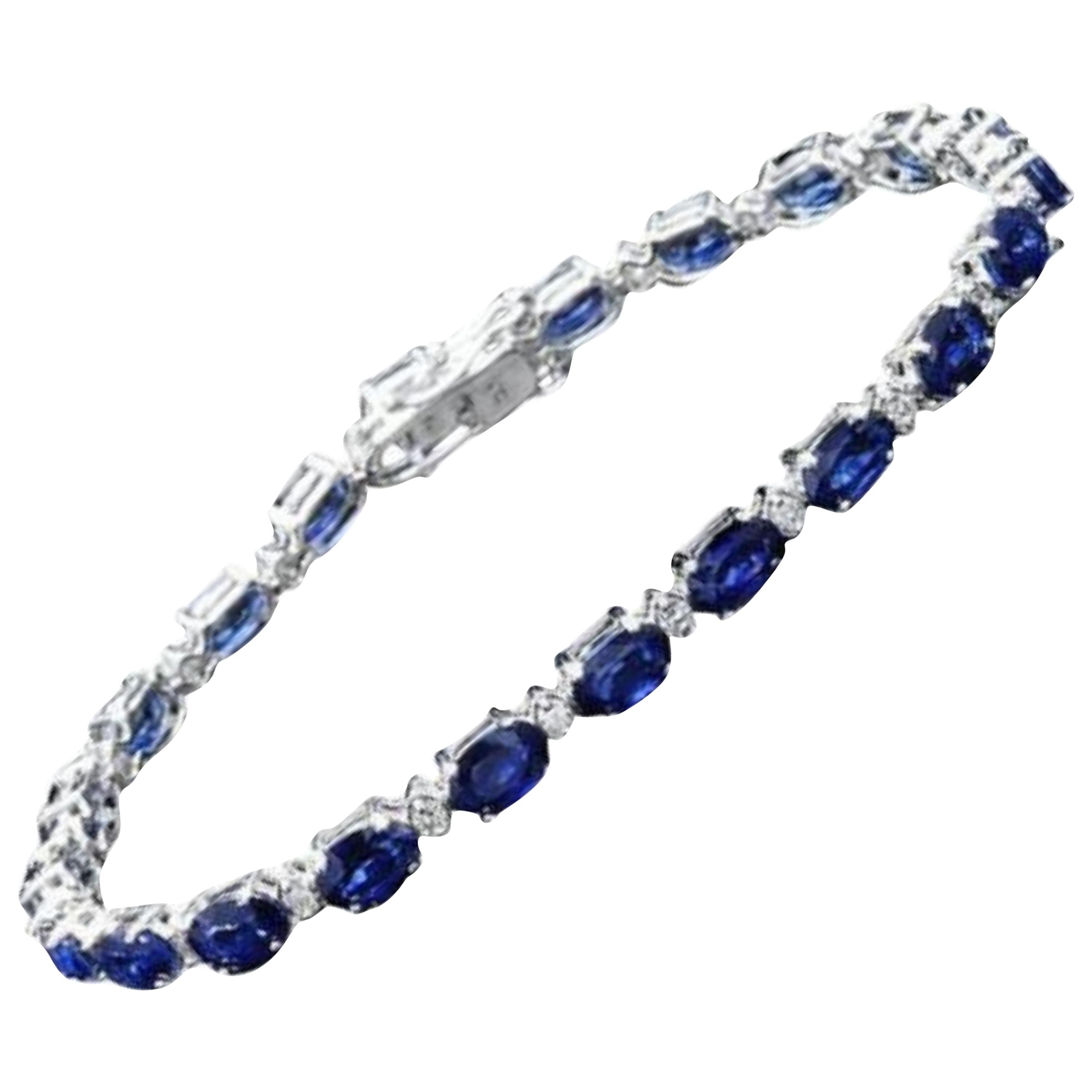 Very Impressive 13.50Ct Natural Sapphire & Diamond 14K Solid White Gold Bracelet For Sale