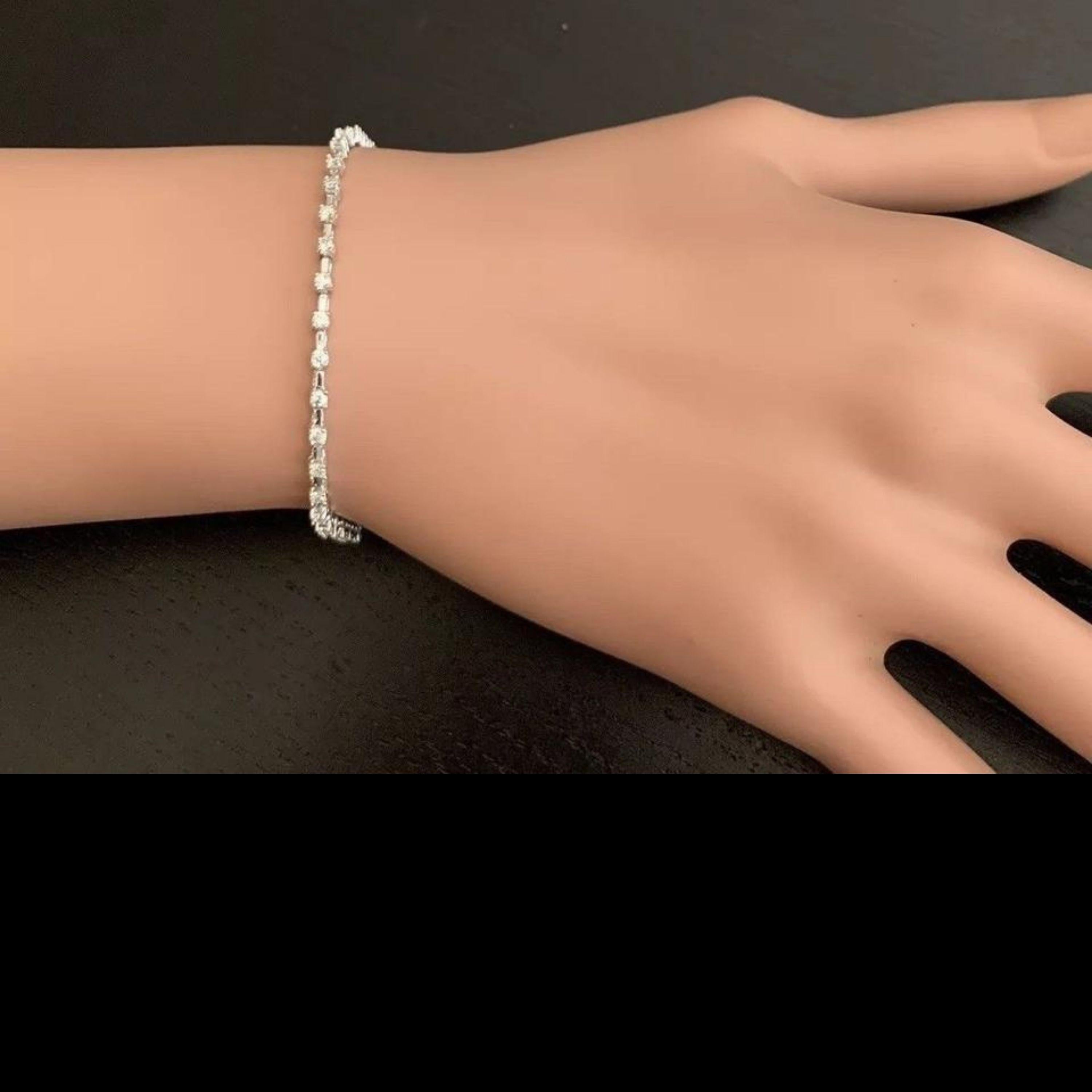 Very Impressive 1.40 Carat Natural Diamond 14 Karat Solid White Gold Bracelet For Sale 3