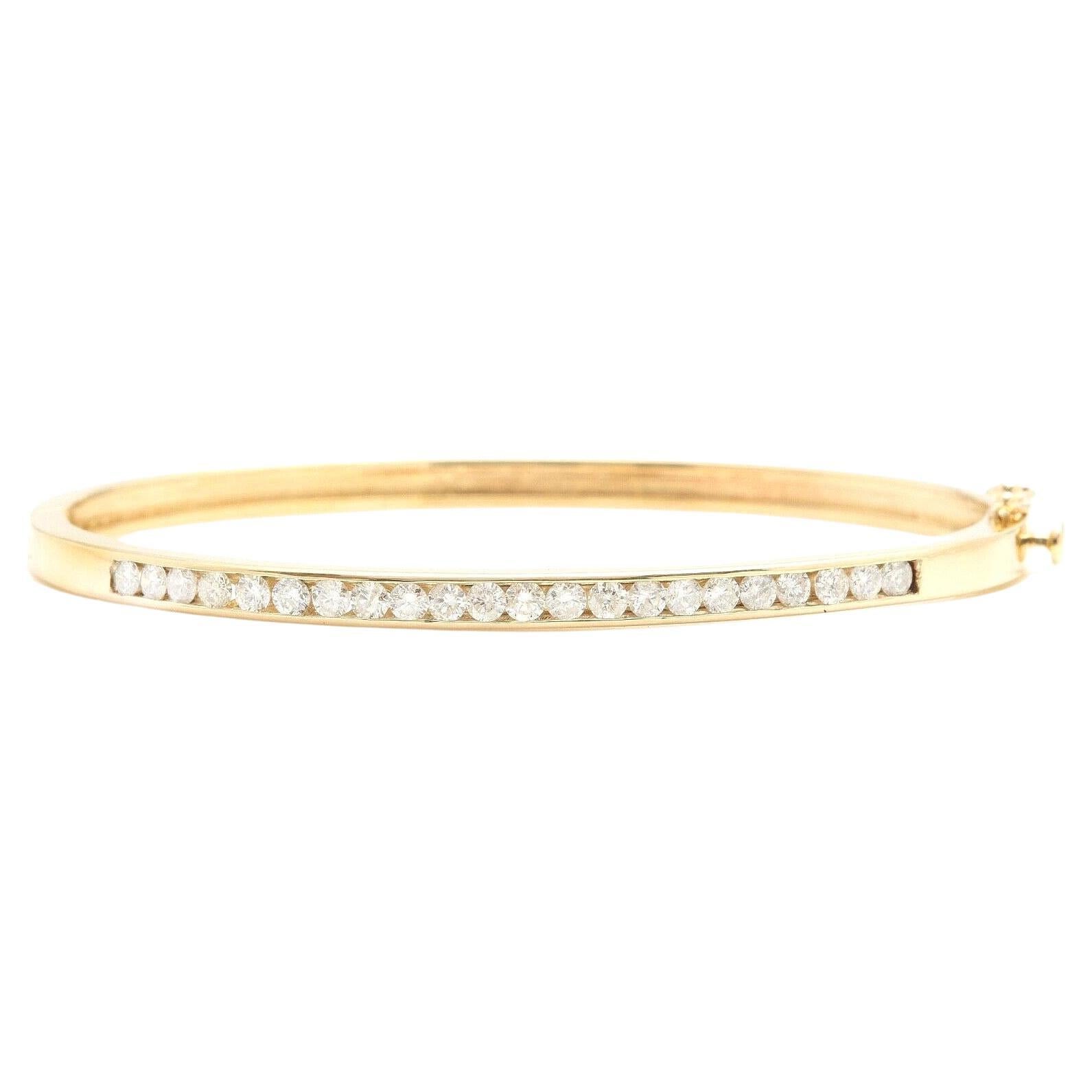 Very Impressive 1.40 Ct Natural Diamond 14K Solid Yellow Gold Bangle Bracelet For Sale