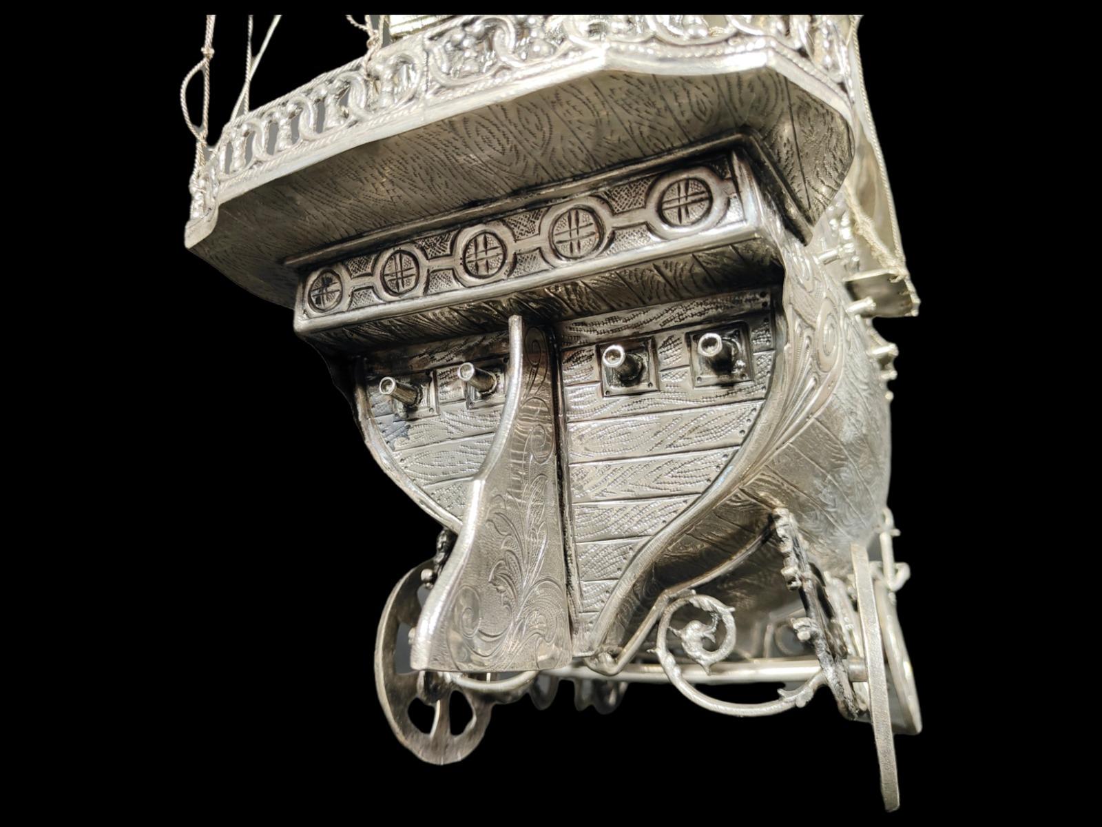 Very impressive 19th Century solid silver antique German model of a Ship In Good Condition For Sale In Madrid, ES