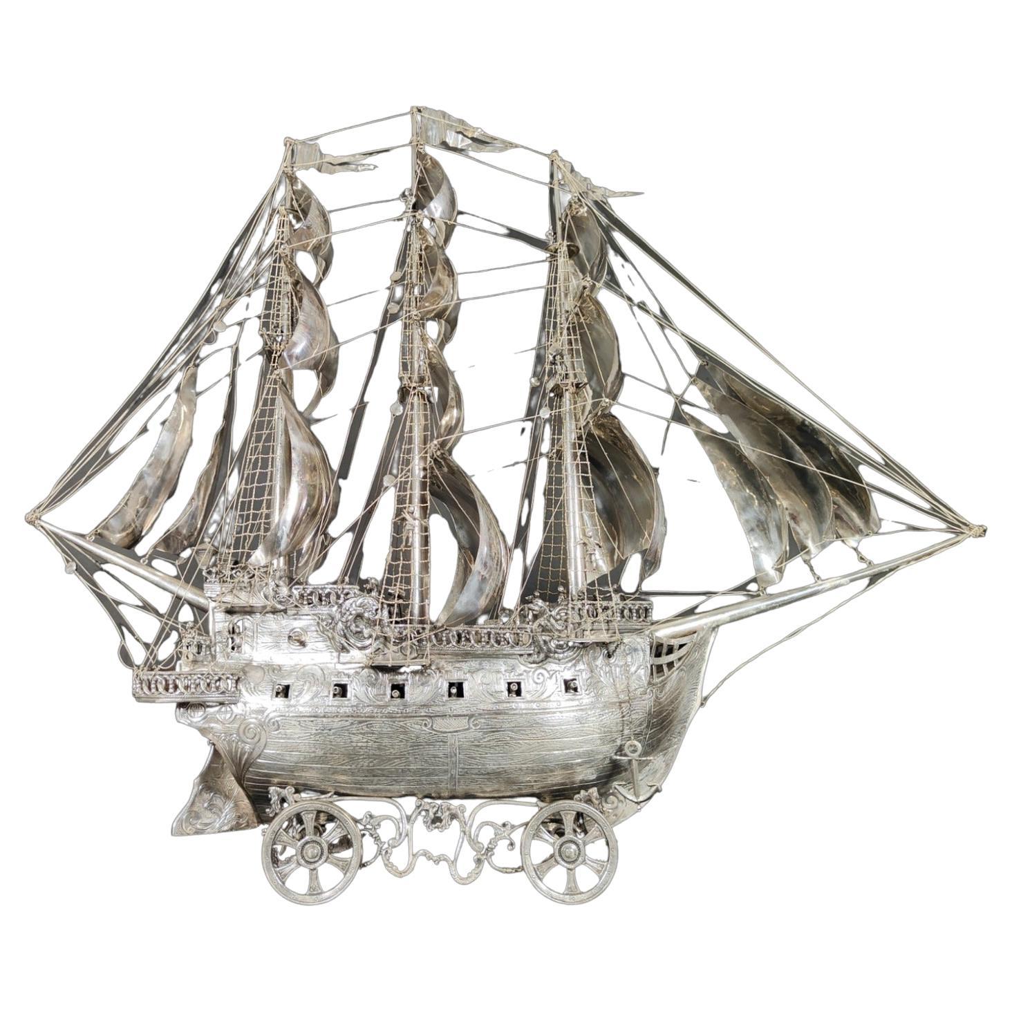 Très impressionnant modèle allemand de bateau ancien en argent massif du 19ème siècle en argent massif