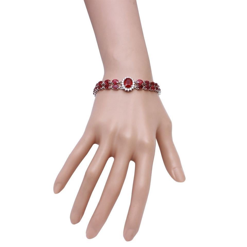 Bracelet très impressionnant en or blanc massif 14 carats avec rubis rouge naturel 23,30 carats et diamants Pour femmes en vente