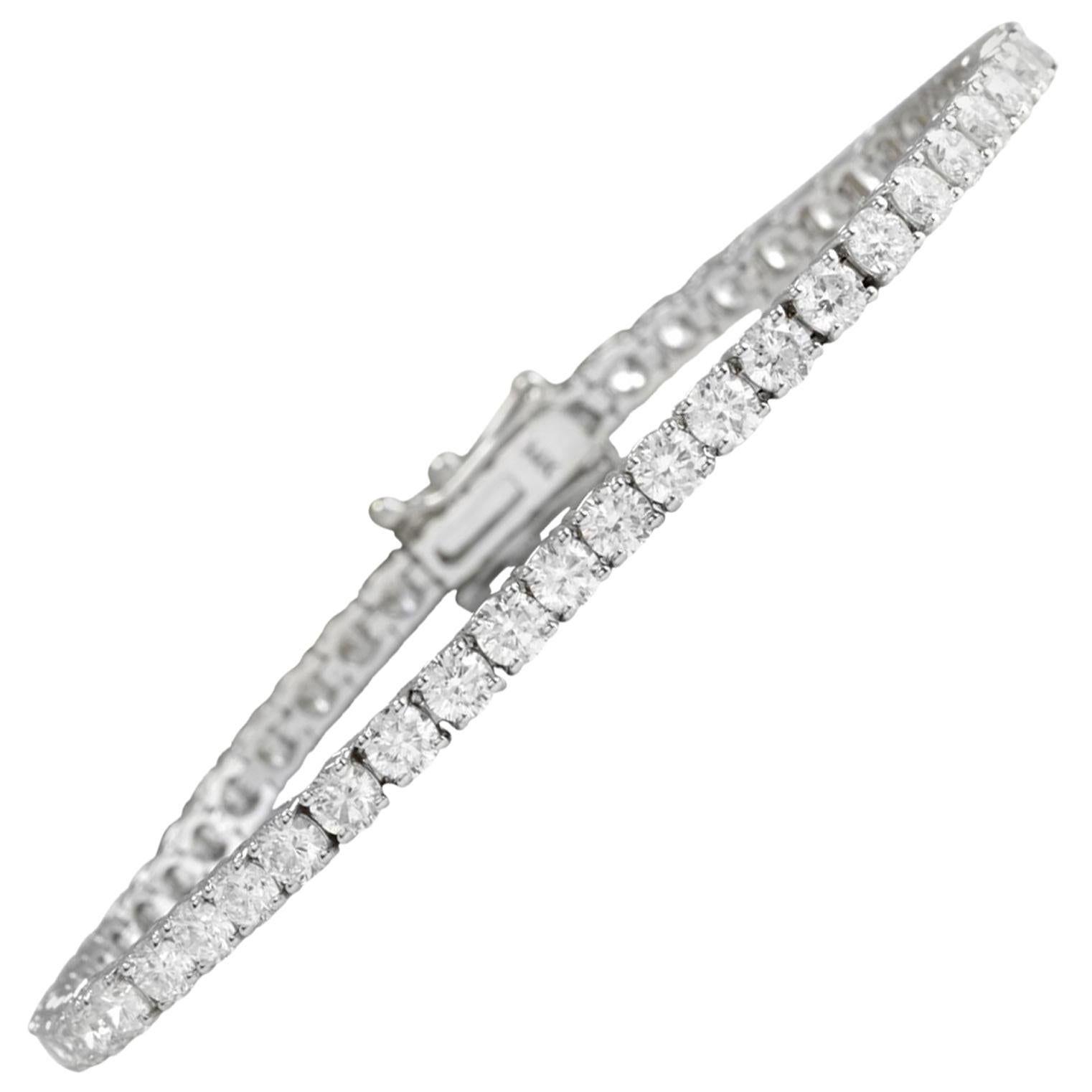 Very Impressive 3.75 Carat Natural VS Diamond 14 Karat Solid White Gold Bracelet