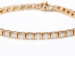 Very Impressive 5.70 Carat Natural Diamond 14 Karat Solid Yellow Gold Bracelet