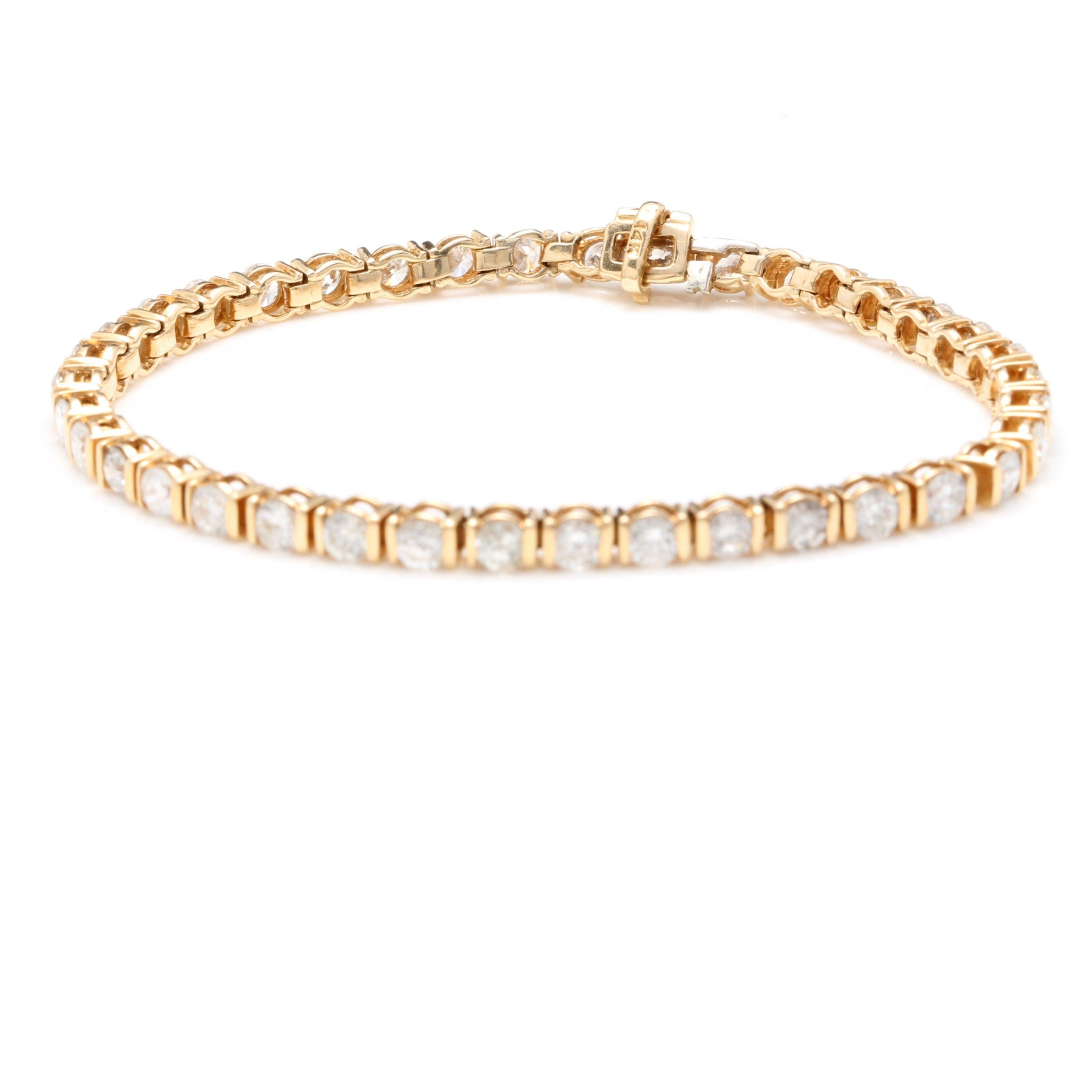 Women's Very Impressive 5.70 Carat Natural Diamond 14 Karat Solid Yellow Gold Bracelet For Sale