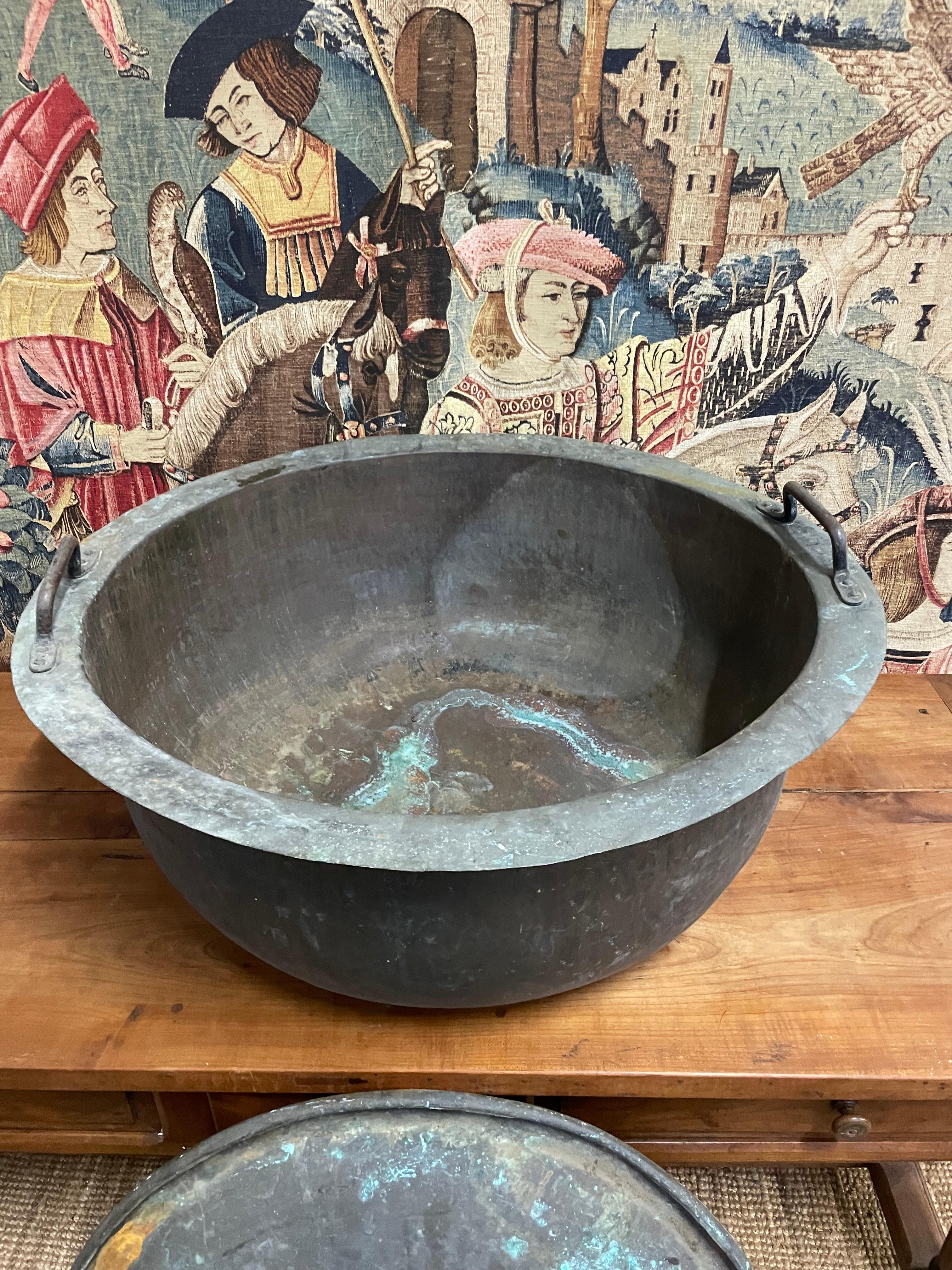 Très impressionnant caisse / jardinière ancienne à couvercle en cuivre en vente 1
