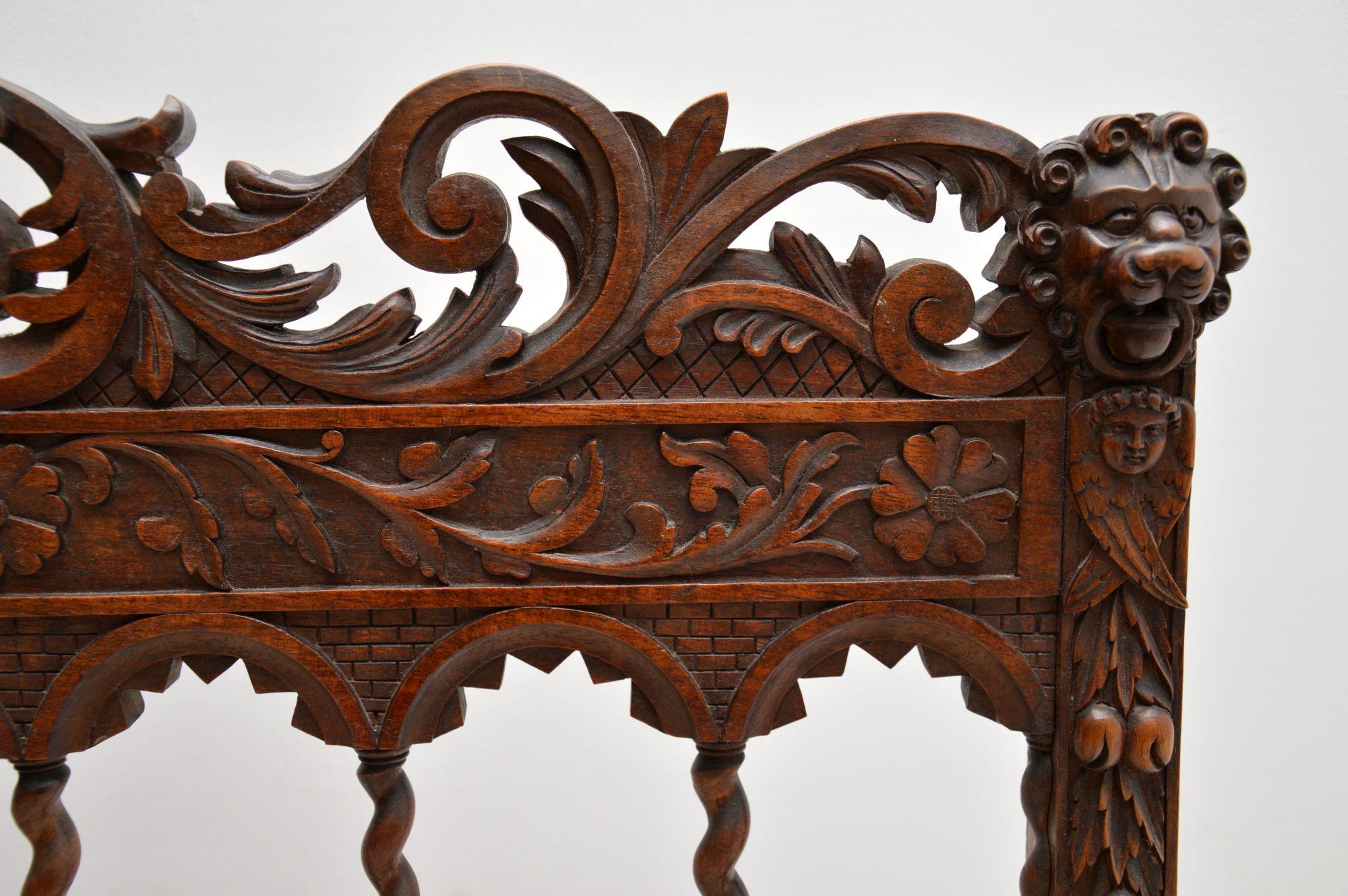 Very Impressive Antique Finely Carved Walnut Settee In Good Condition In London, GB