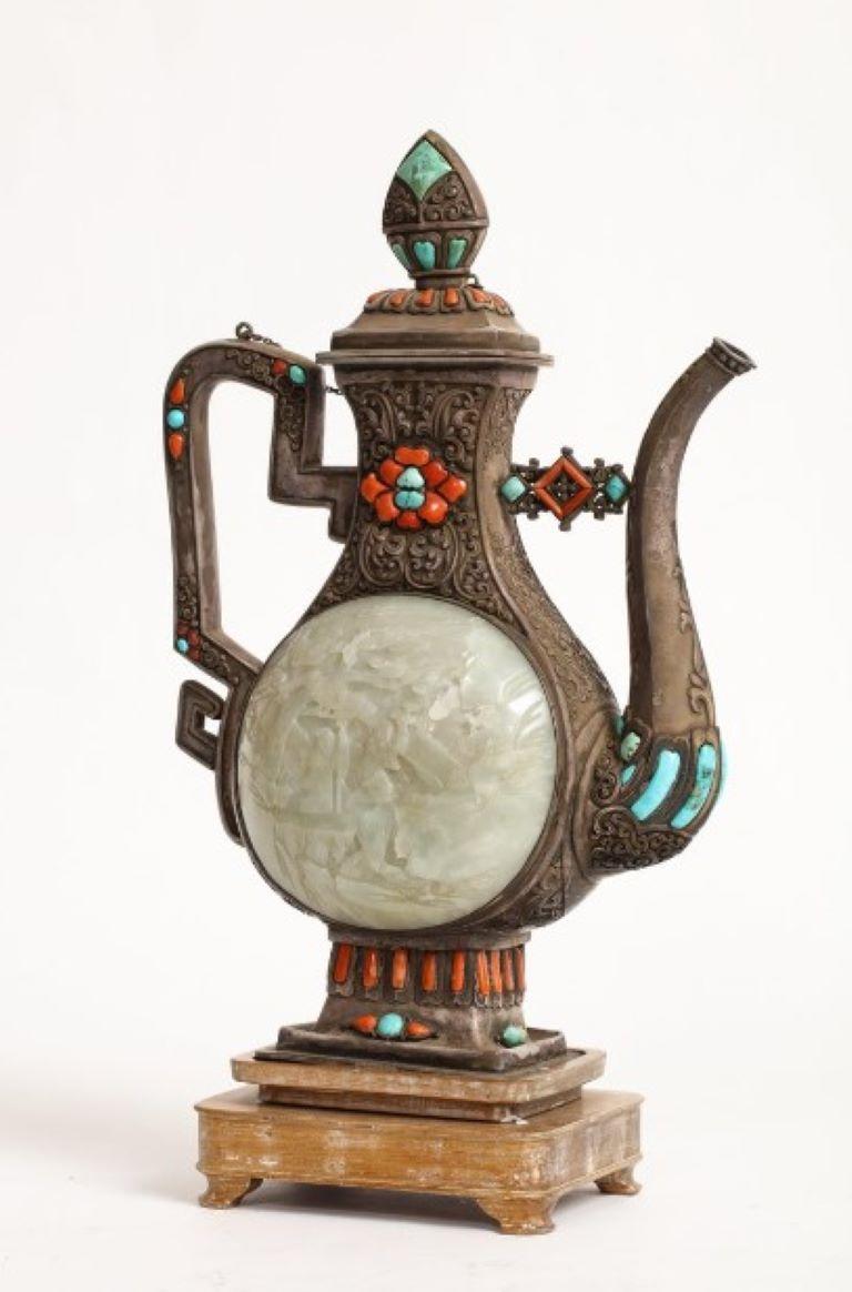 Sehr beeindruckende große mongolische Jade-Vase in Großformat (Ungeschliffen) im Angebot