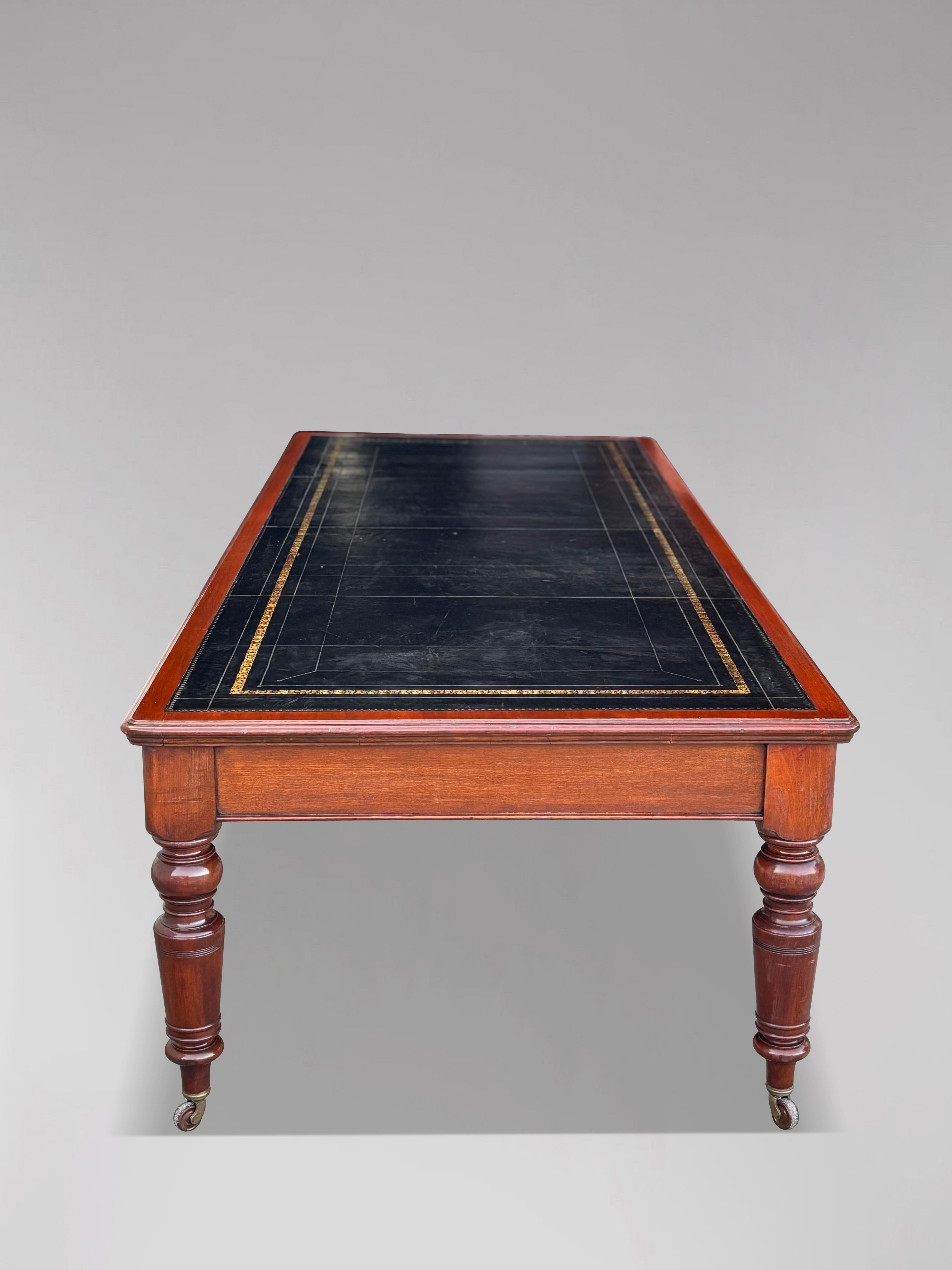 Très impressionnante table de conférence en acajou du milieu du 19e siècle de l'époque victorienne en vente 3