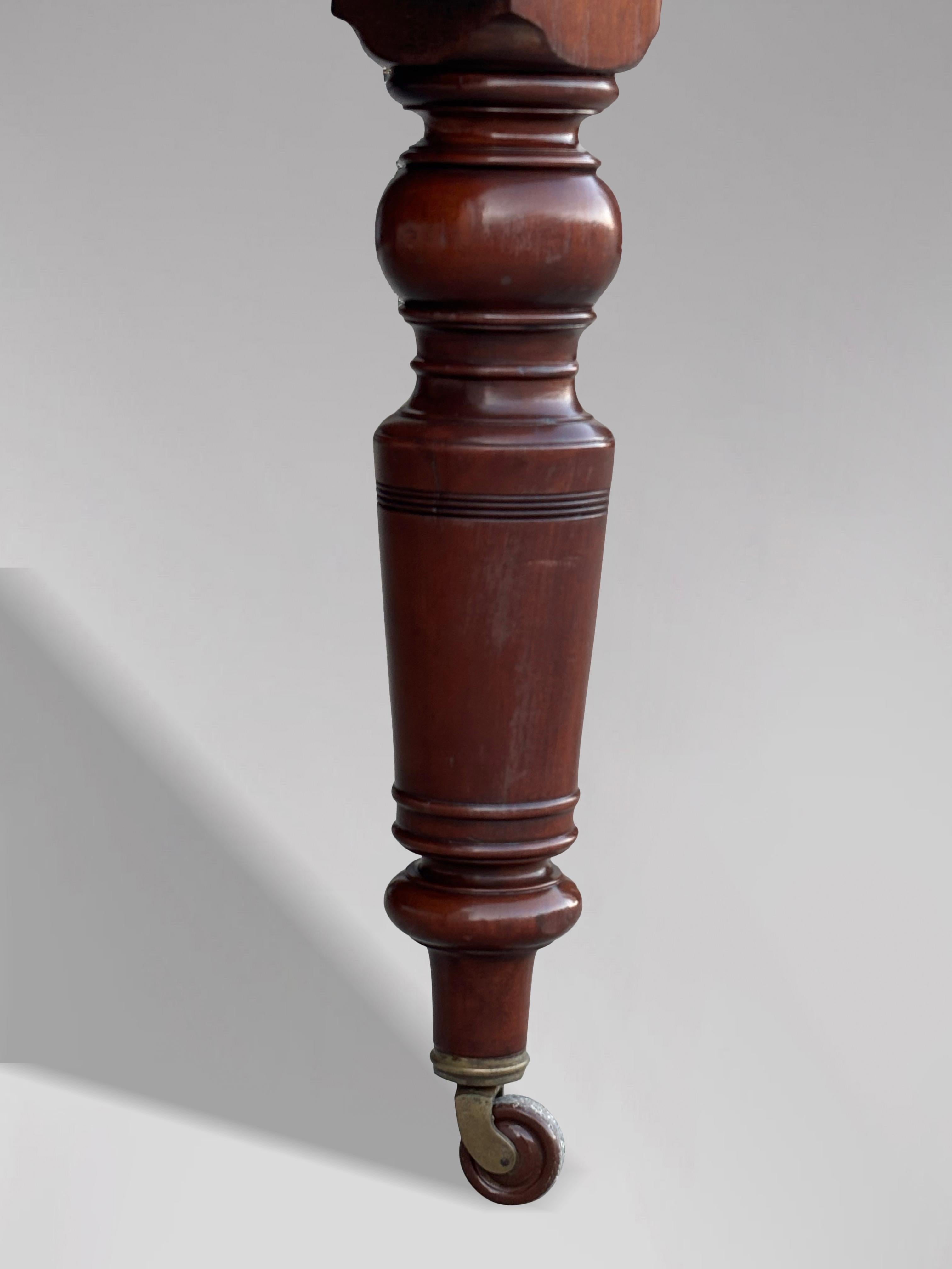 Très impressionnante table de conférence en acajou du milieu du 19e siècle de l'époque victorienne en vente 1