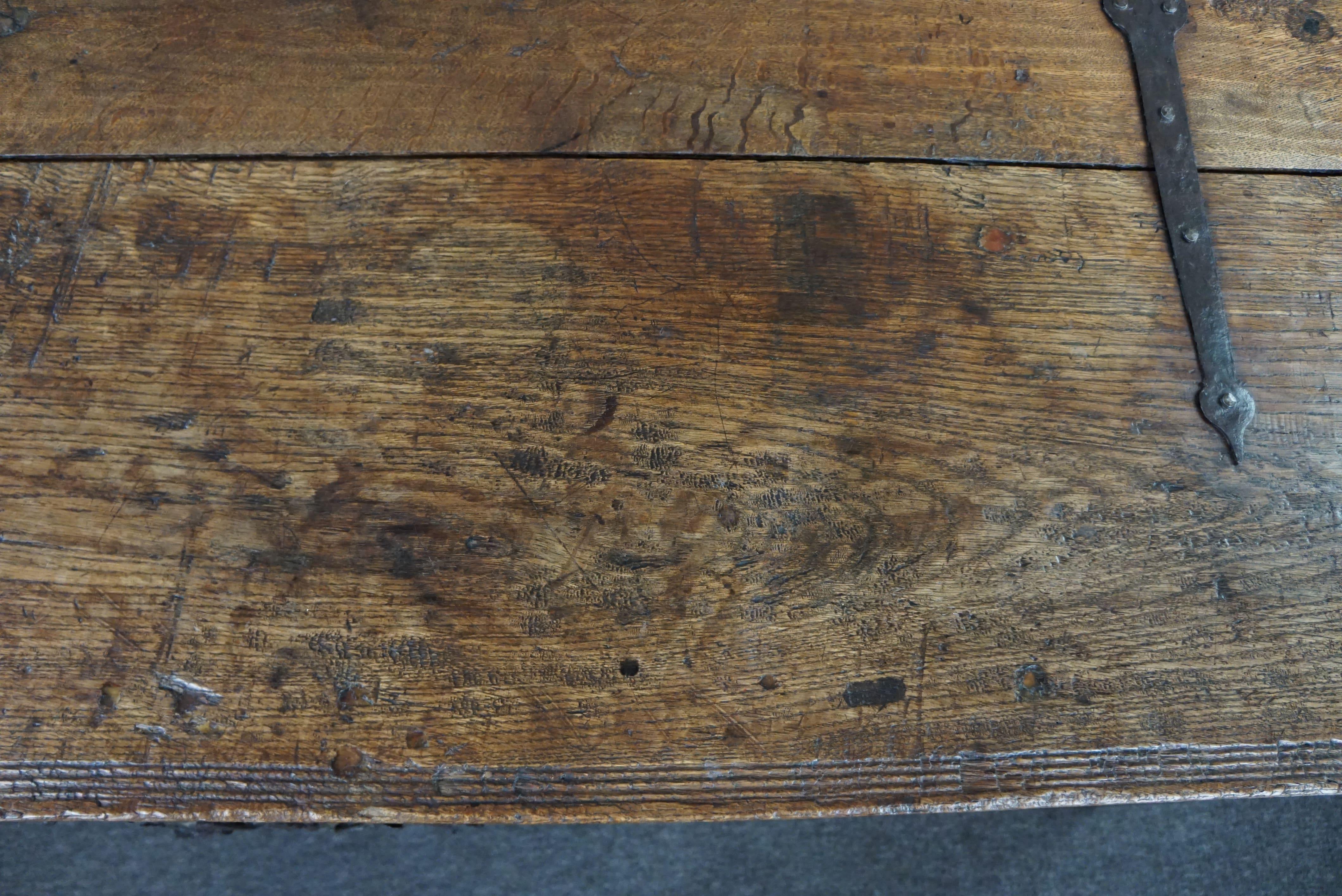 Very large 16th-century primitive oak chest/ coffee table/ sideboard For Sale 2