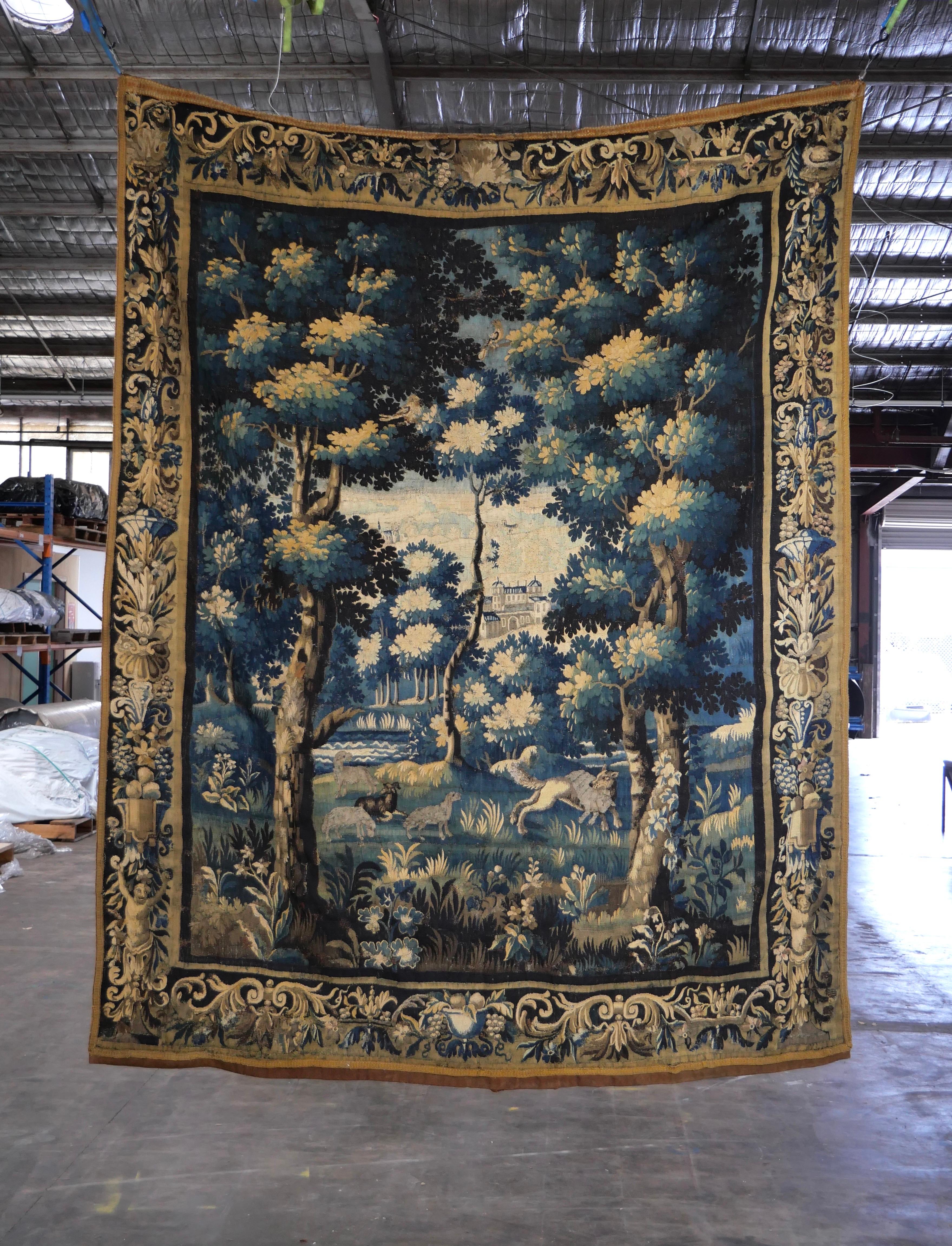 Sehr großer Aubusson Verdure-Wandteppich aus 1700er Jahren (Französisch) im Angebot