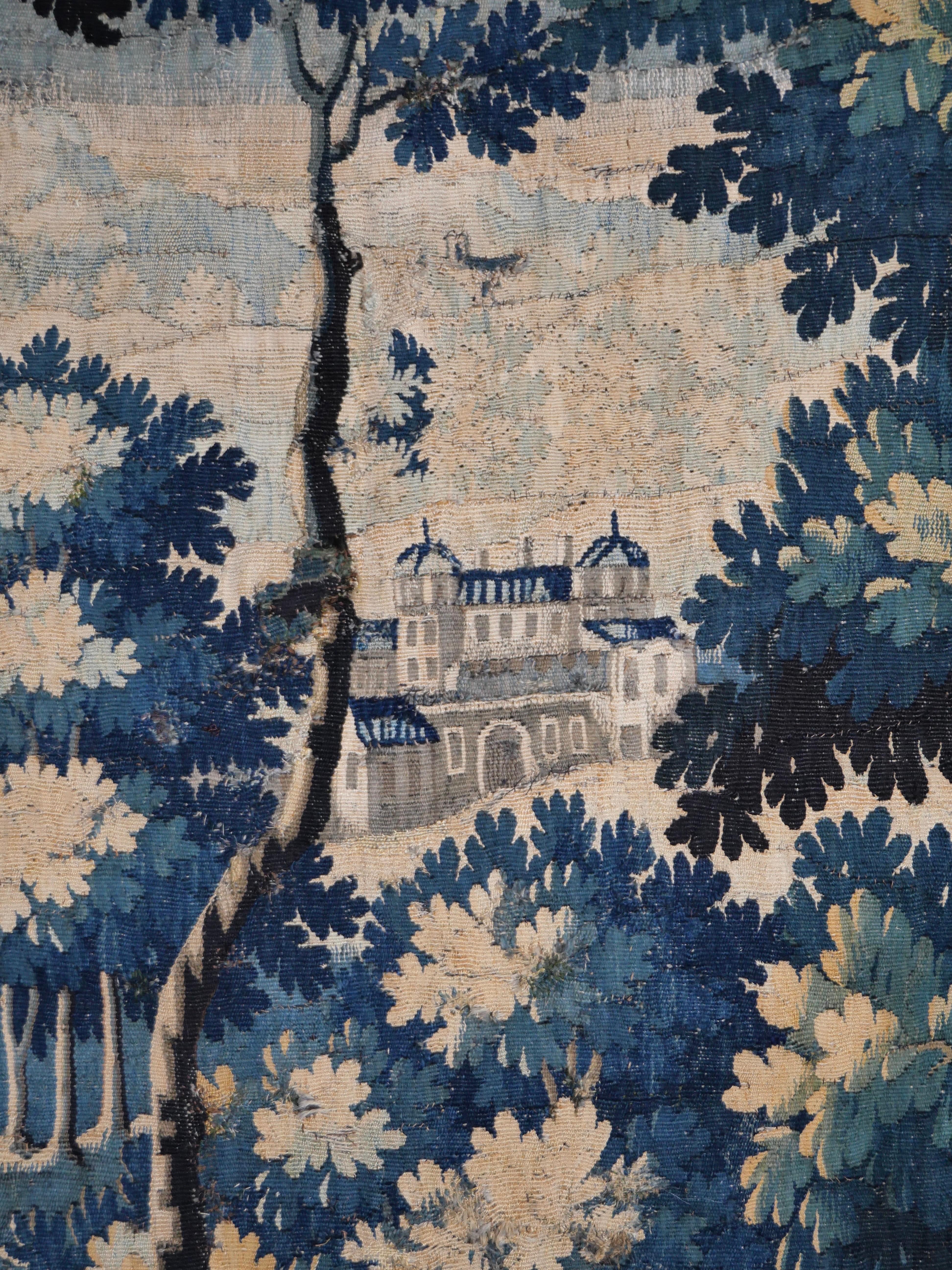 Sehr großer Aubusson Verdure-Wandteppich aus 1700er Jahren im Zustand „Gut“ im Angebot in LYON, FR