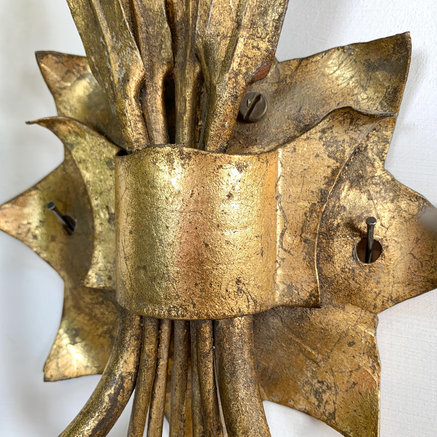 Hand-Crafted Pair of Very Large 1950's Gold Reed Leaf Wall Lights by Ferro Art For Sale