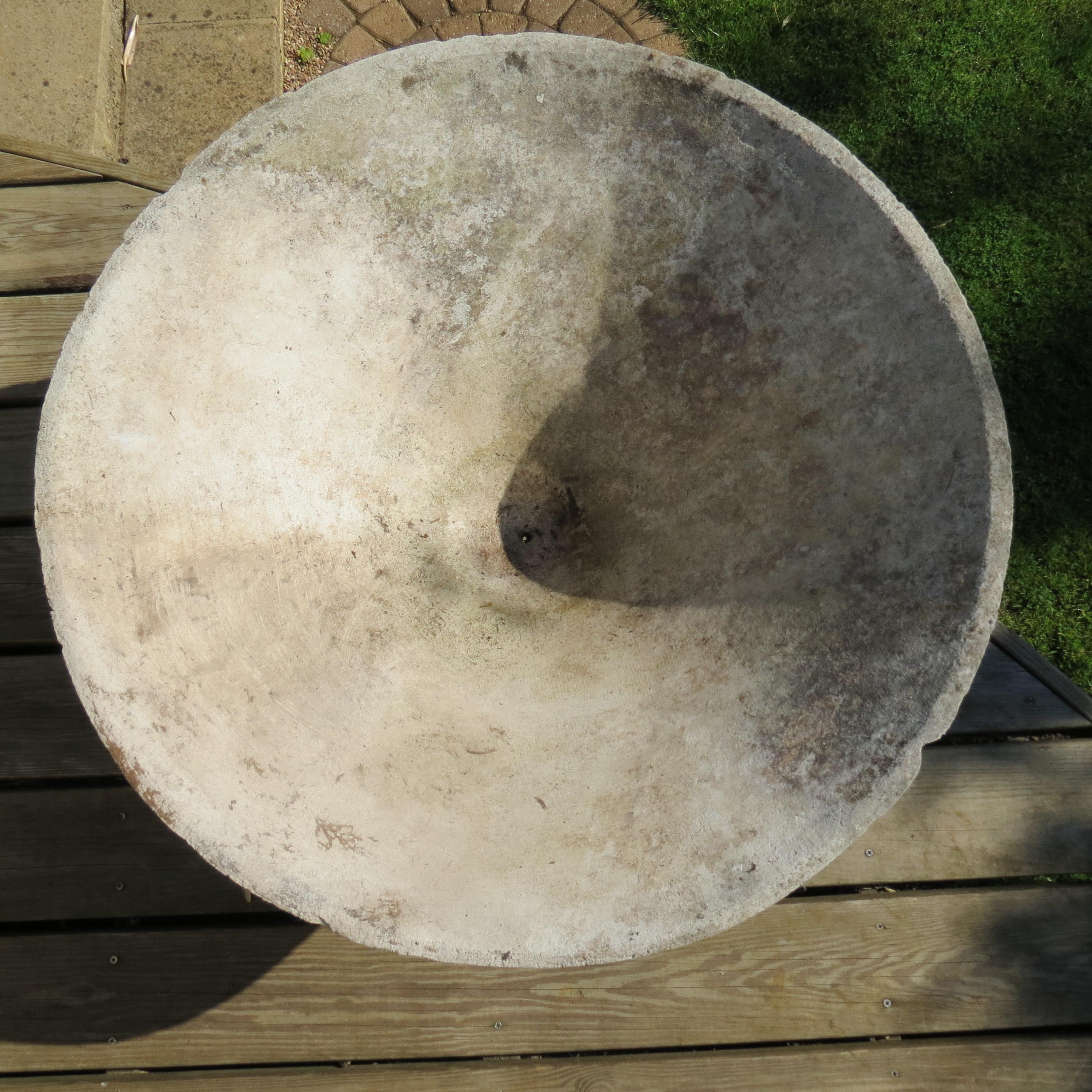 Very large conical planter from the 1960s. Designed in a style reminiscent of works by Willy Guhl. Made from fibrous concrete. On original metal stand. Good vintage condition with wonderful patination.
Good vintage condition, small loss to the rim