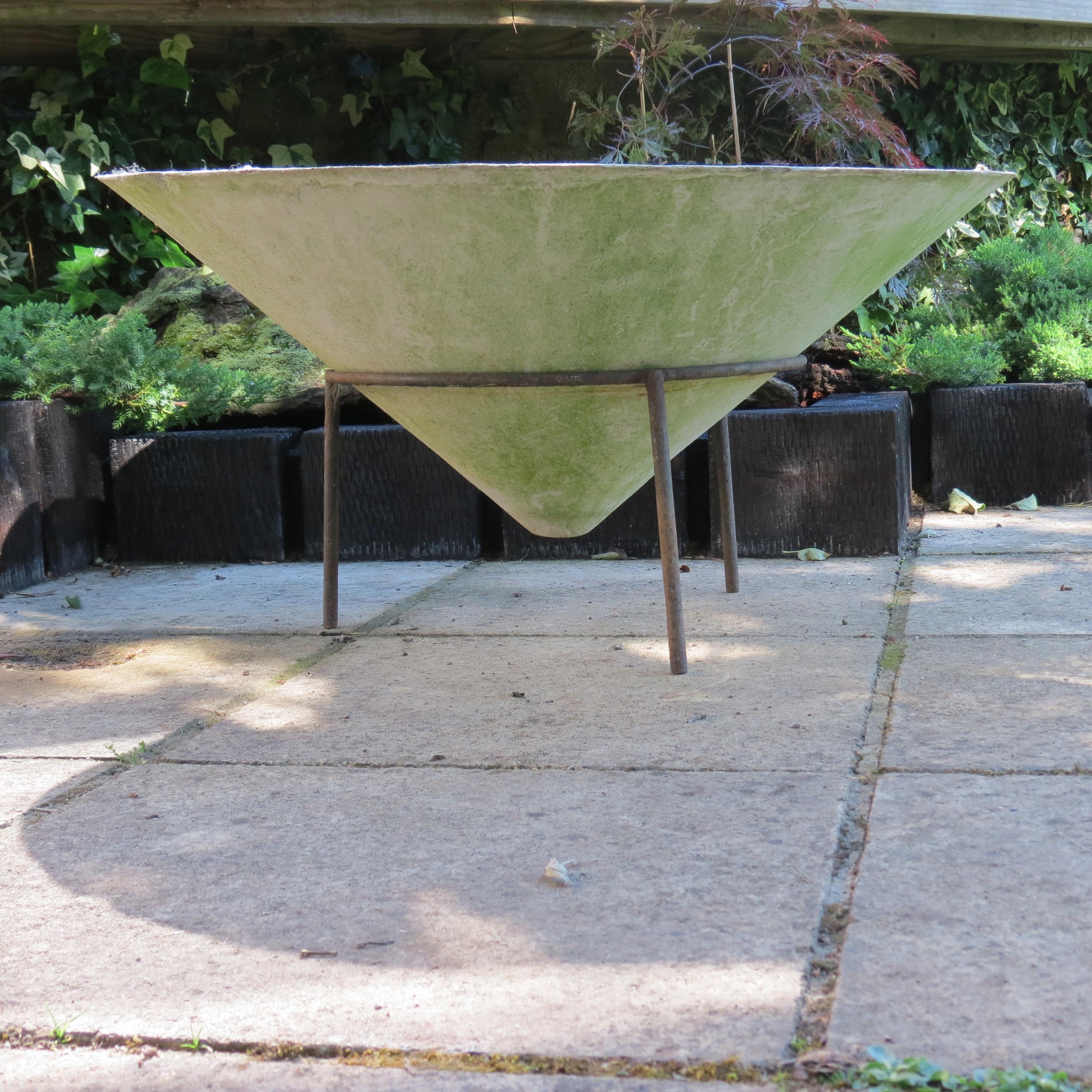 conical planter