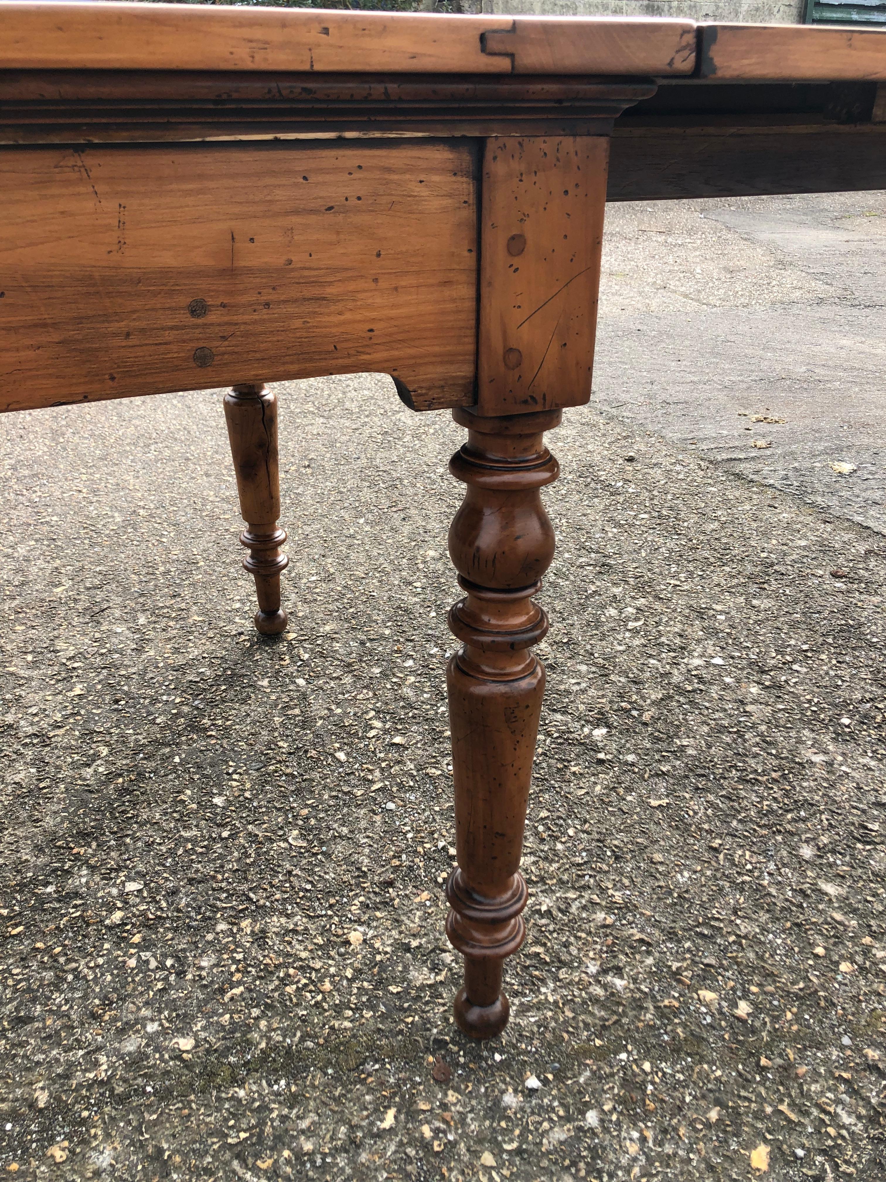 Large 19th Century Antique Cherrywood Extending Farmhouse Dining Table In Good Condition In Bournemouth, GB