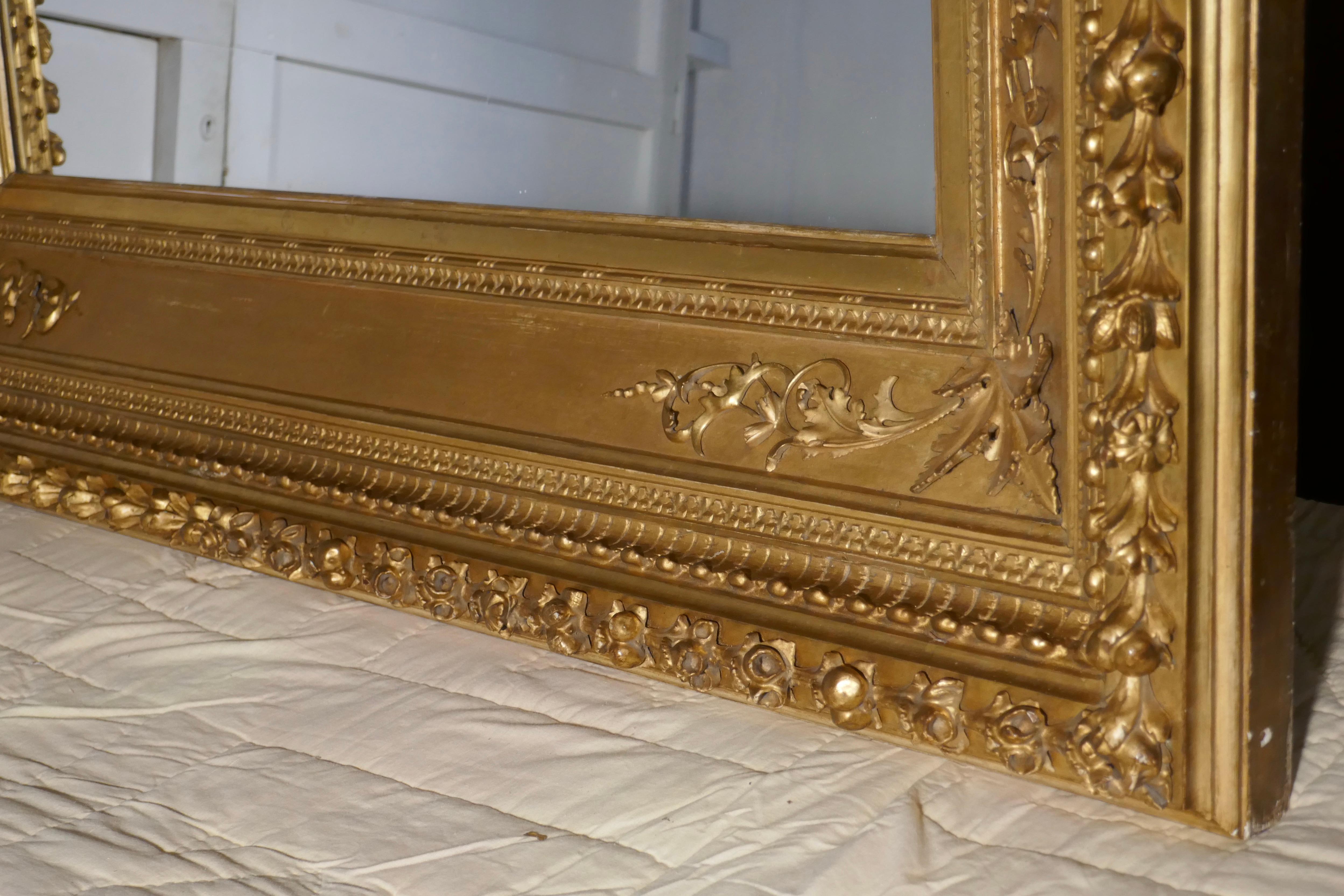 Bois doré Très grand miroir mural tridimensionnel baroque doré français du 19ème siècle en vente