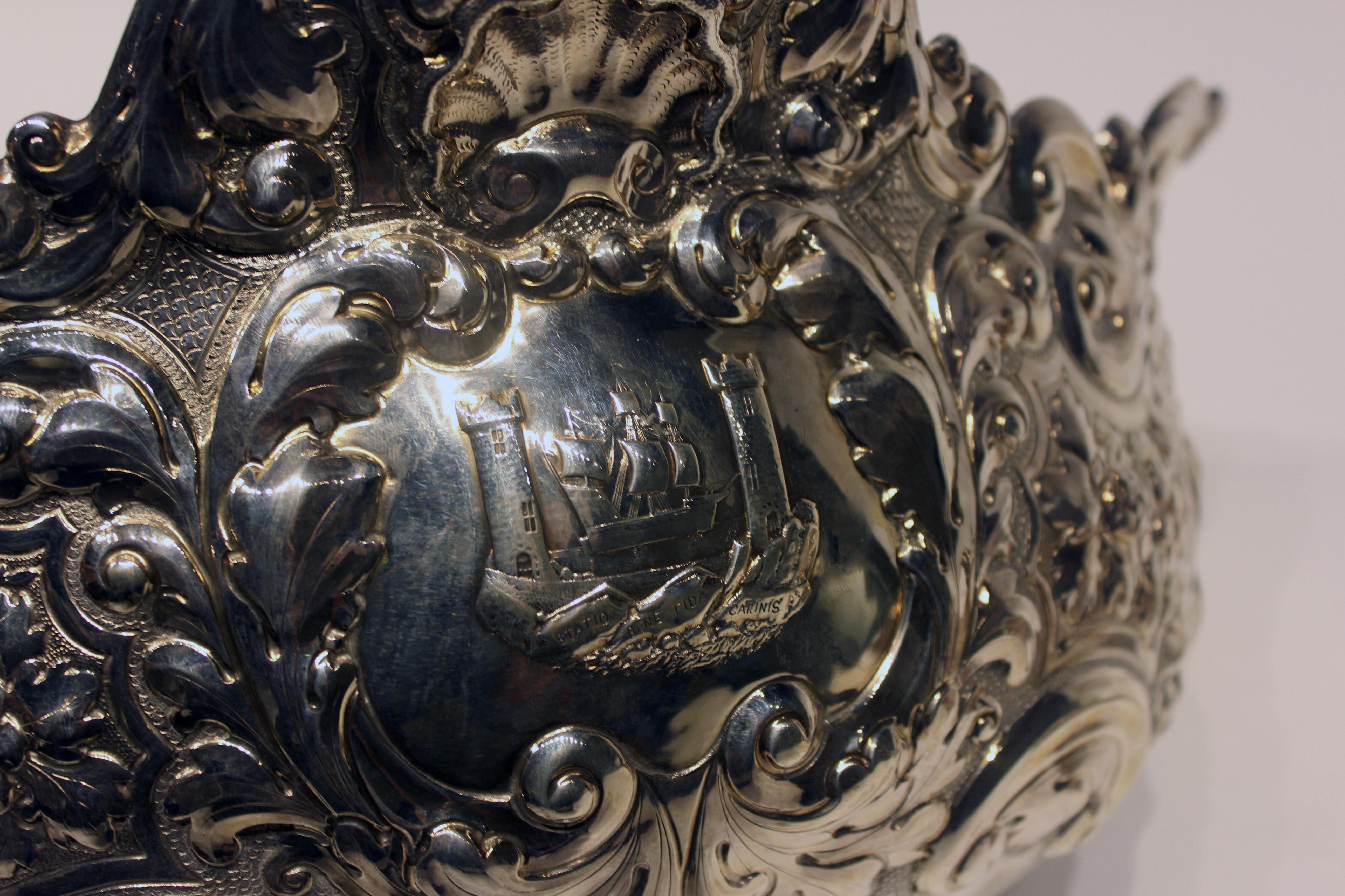 Very Large 19th Century English Sterling Silver Centerpiece For Sale 9