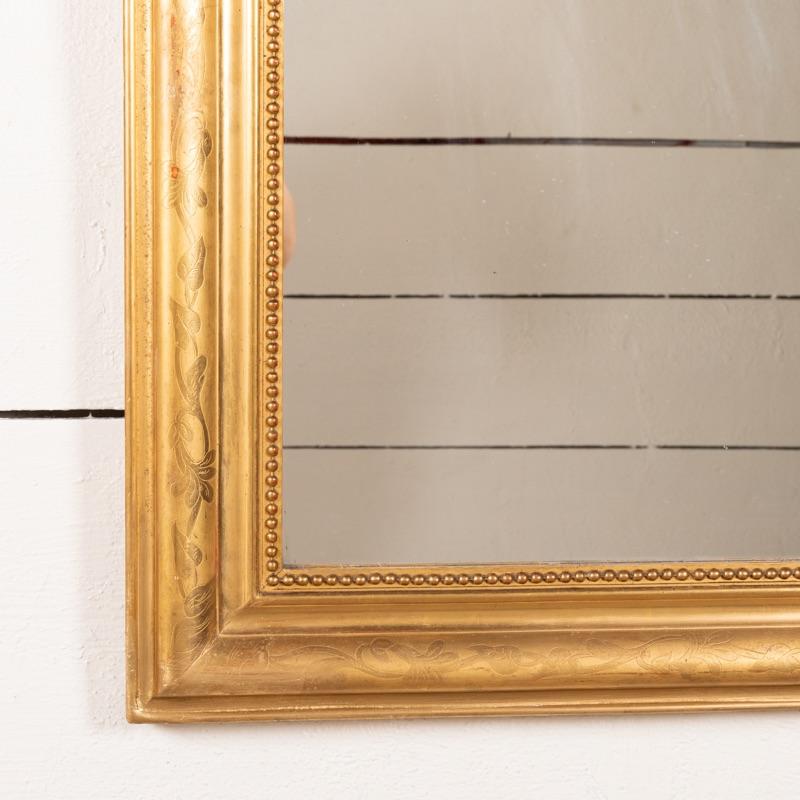 Doré Très grand miroir en bois doré français du 19e siècle en vente