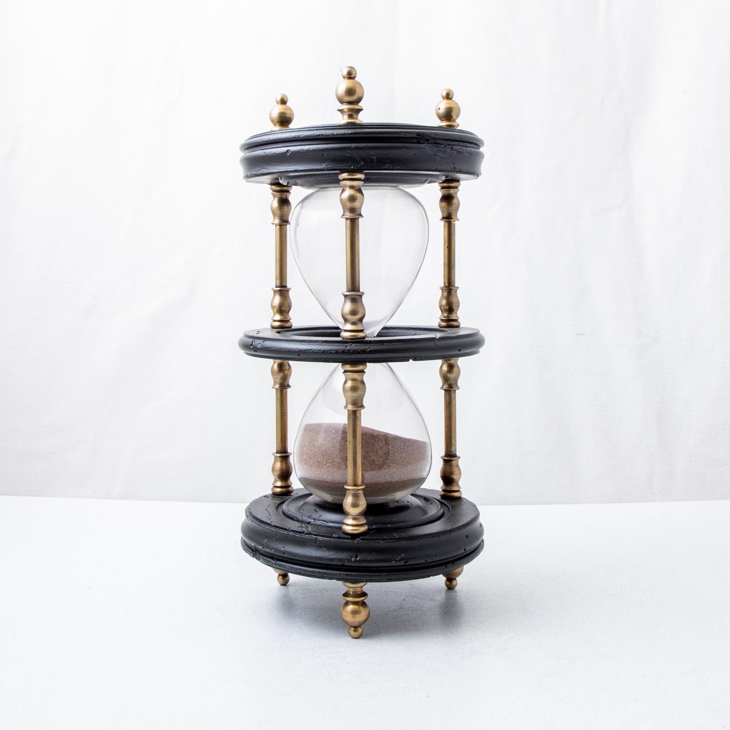 Very Large 19th Century French Napoleon III Period Ebony and Bronze Hourglass In Good Condition For Sale In Fayetteville, AR
