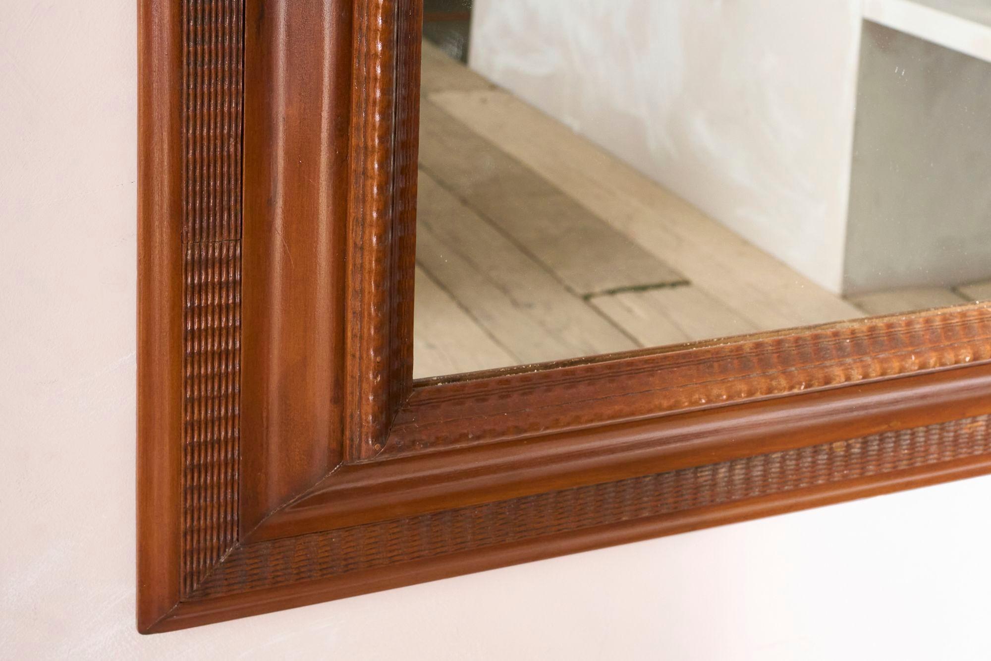 Bois Très grand miroir en bois italien du 19e siècle en vente