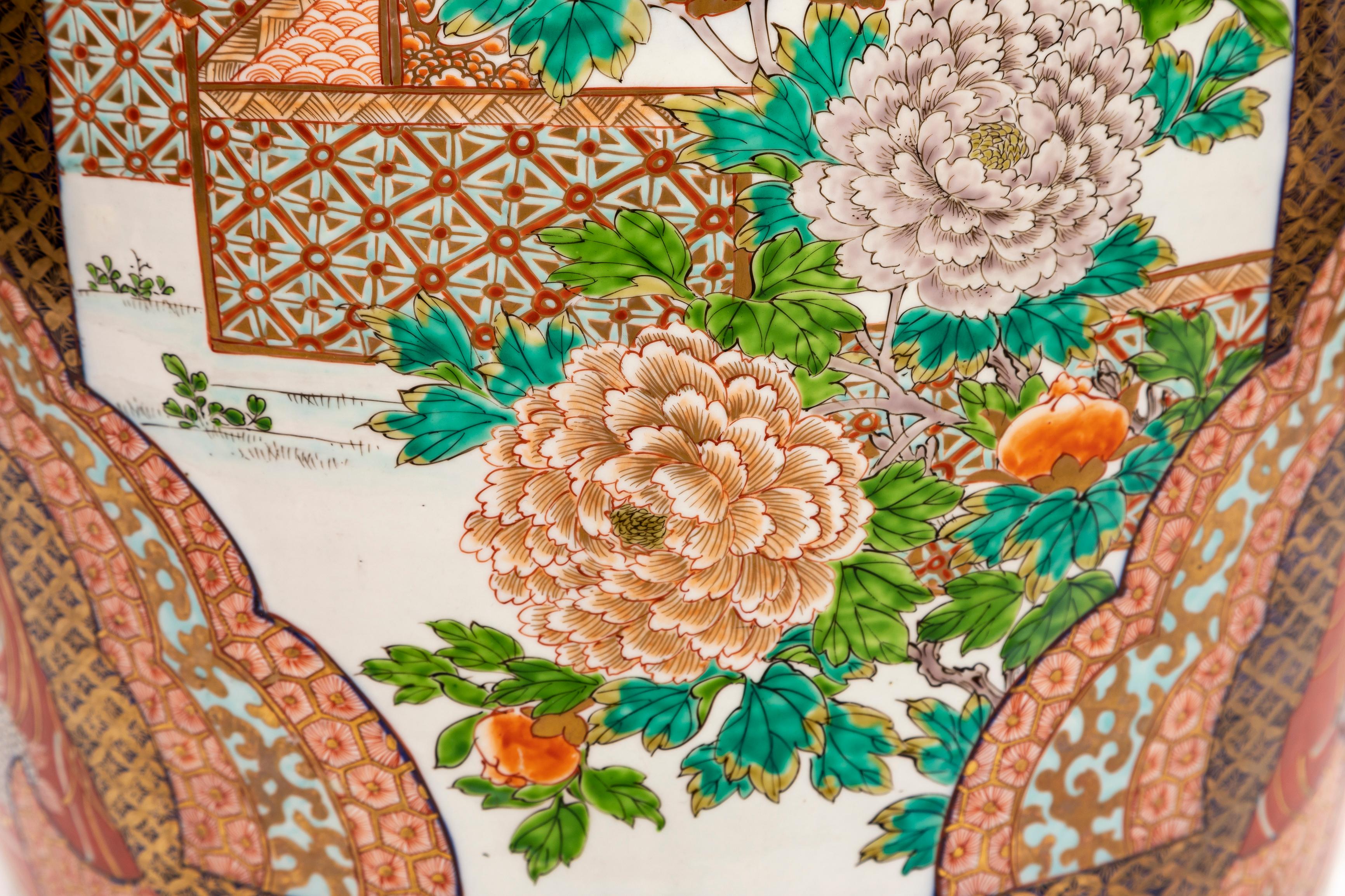 Gran Jarrón de Porcelana Imari Japonesa del Siglo XIX con Tapa Festoneada en venta 10
