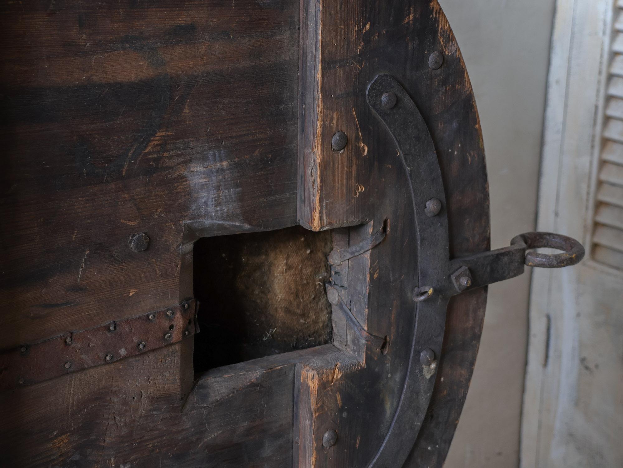Very Large 19th Century Leather, Wrought Iron and Pine Blacksmith Bellows In Good Condition For Sale In Baambrugge, NL