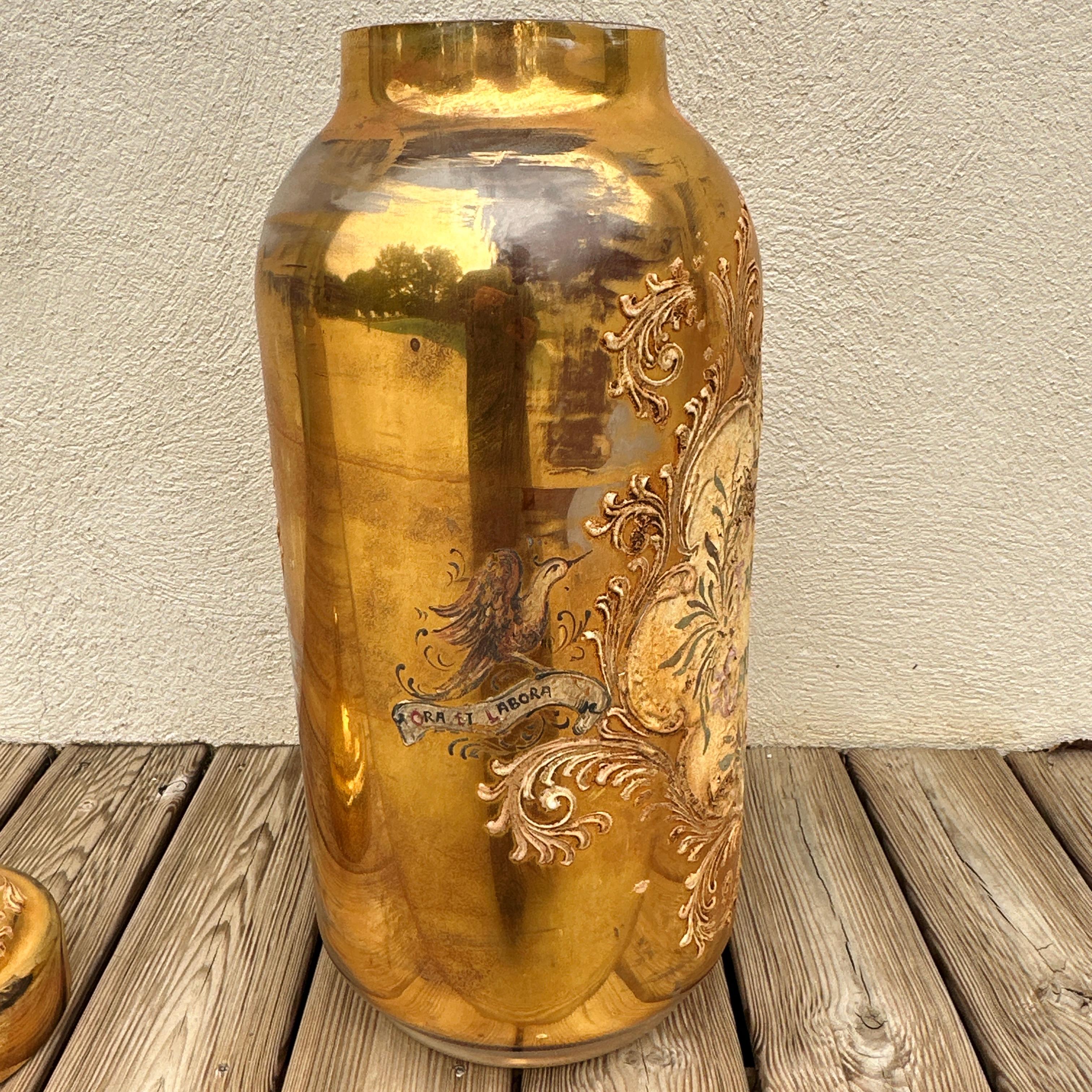 Very Large 19th Century Murano Glass Gold Italian Apothecary Jar 24 Inches In Good Condition For Sale In Victoria, BC