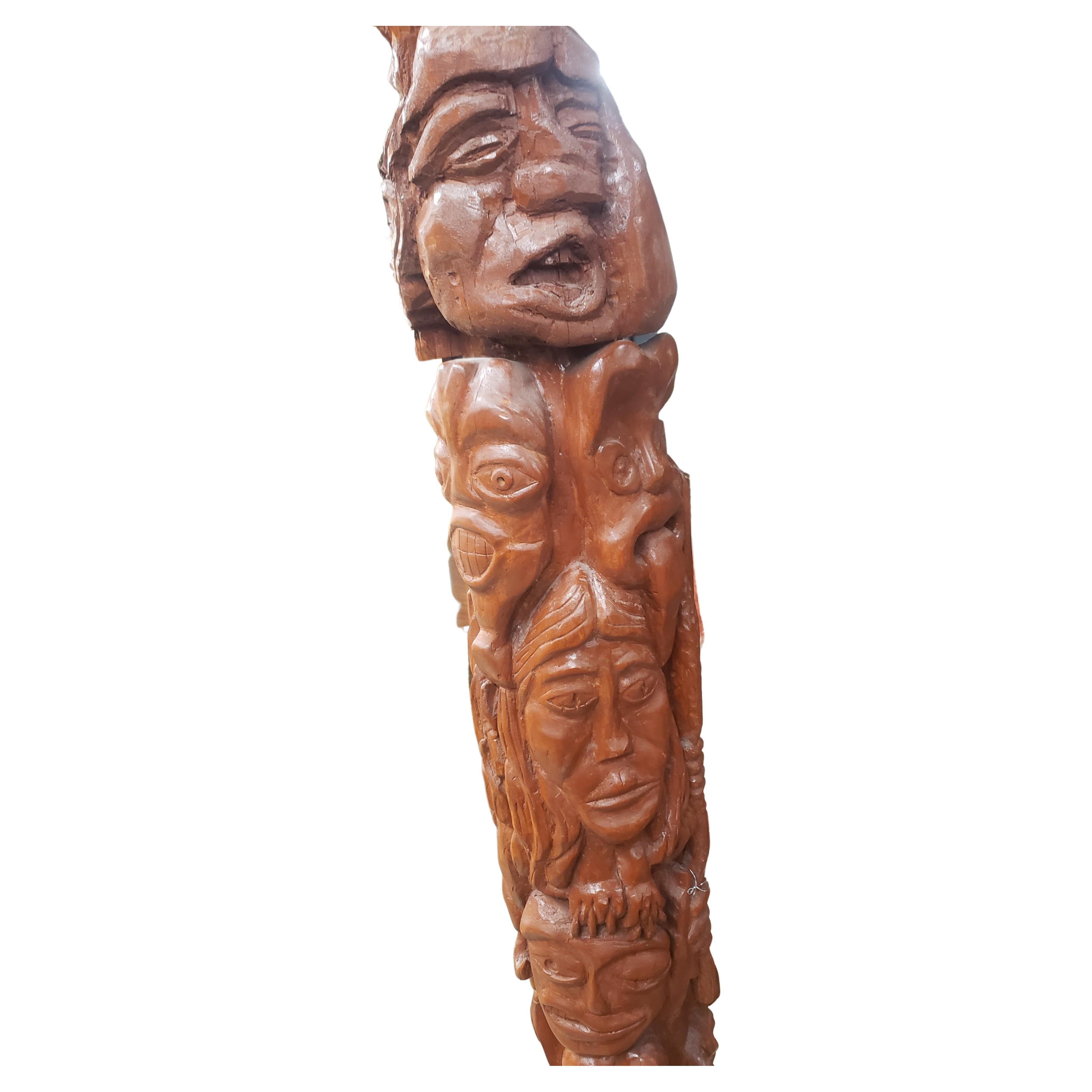 Very Large 19th Century North-Western Indian Carved Wood Totem Pole  For Sale 4